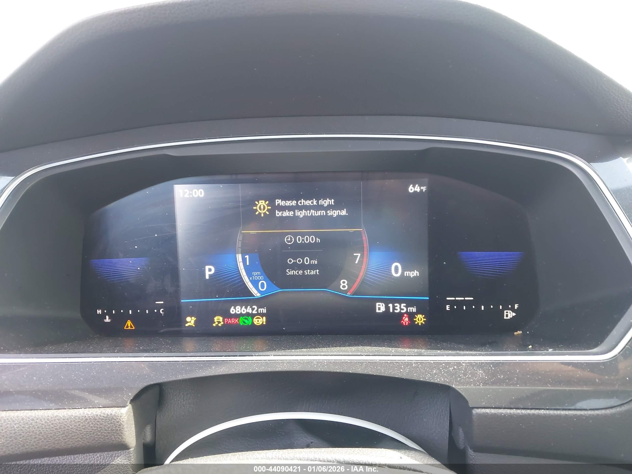 VOLKSWAGEN TIGUAN image 7