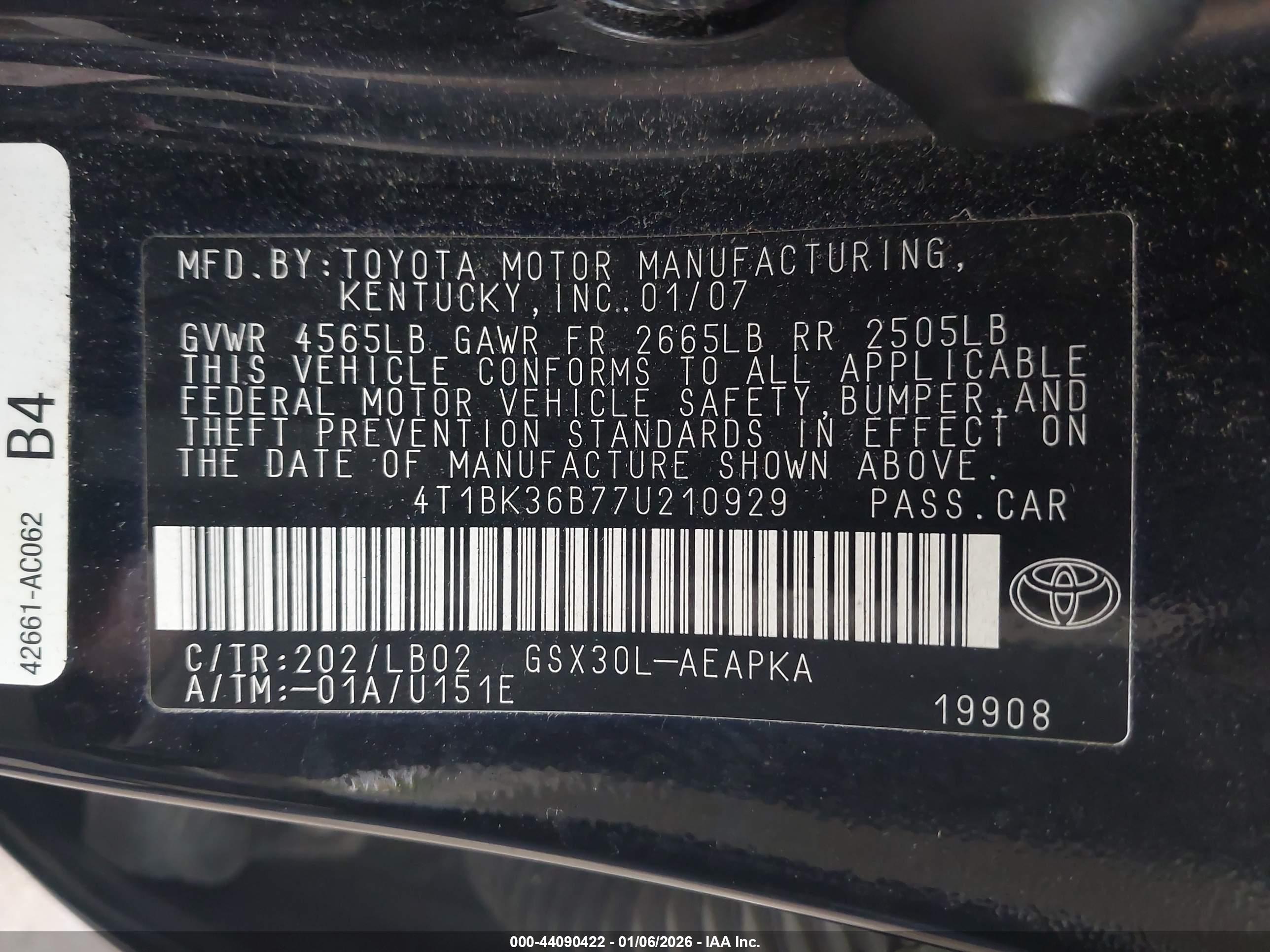 TOYOTA AVALON image 9