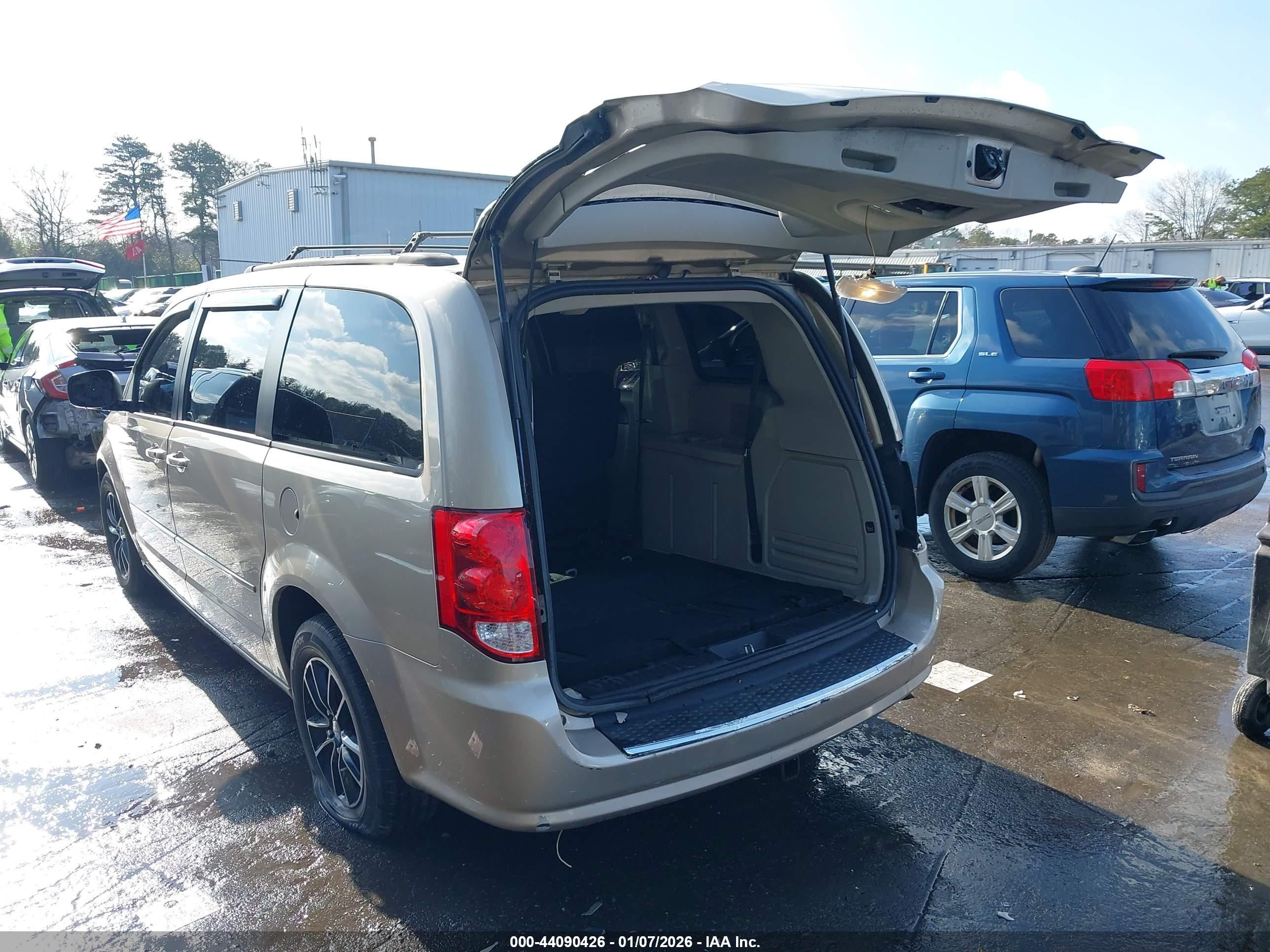 DODGE GRAND image 3