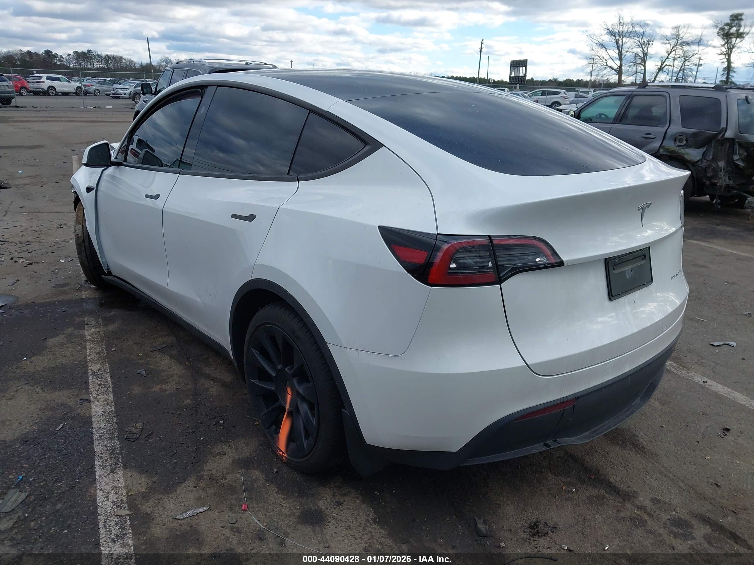 TESLA MODEL image 3
