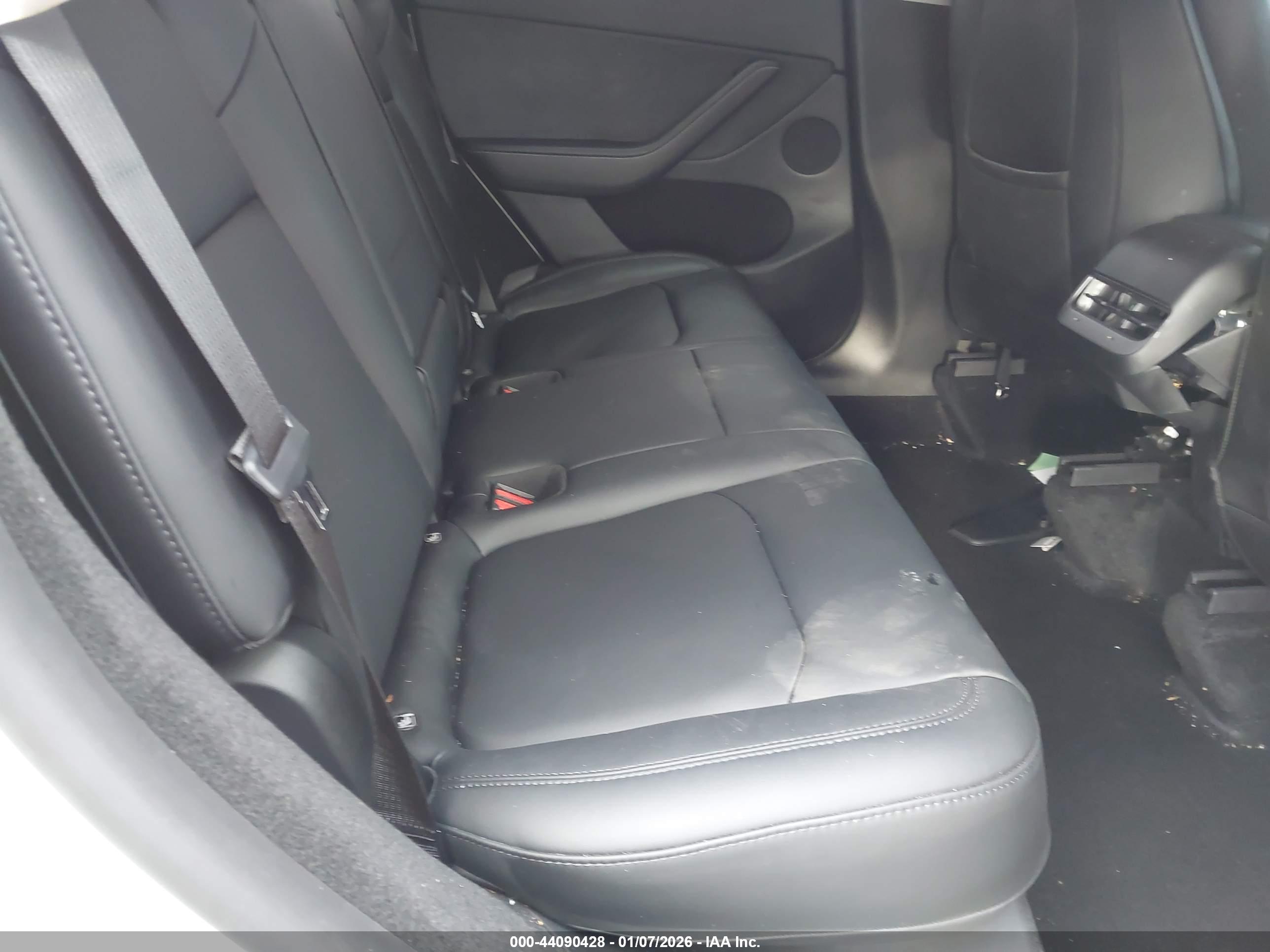 TESLA MODEL image 8