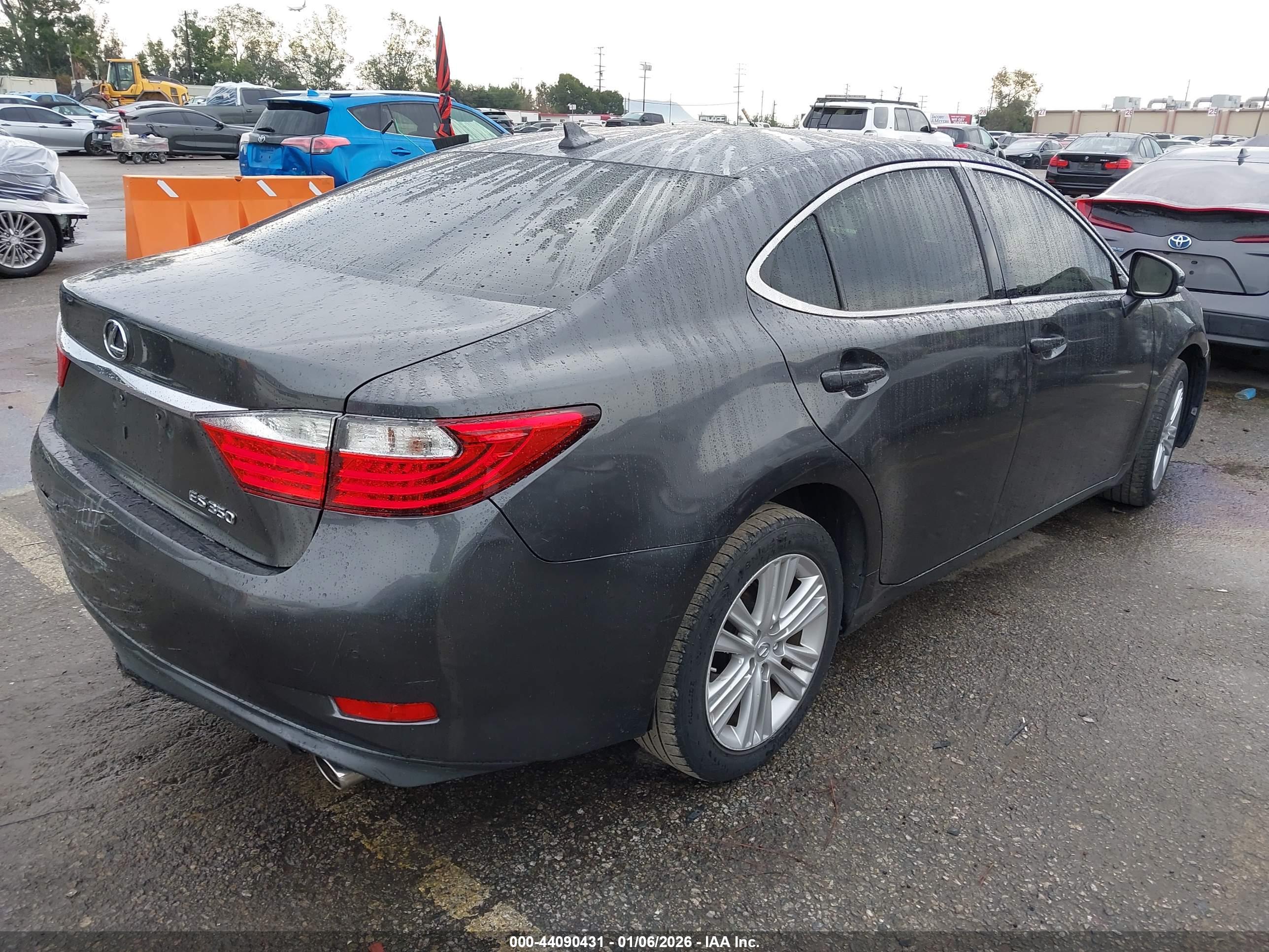 LEXUS ES image 4