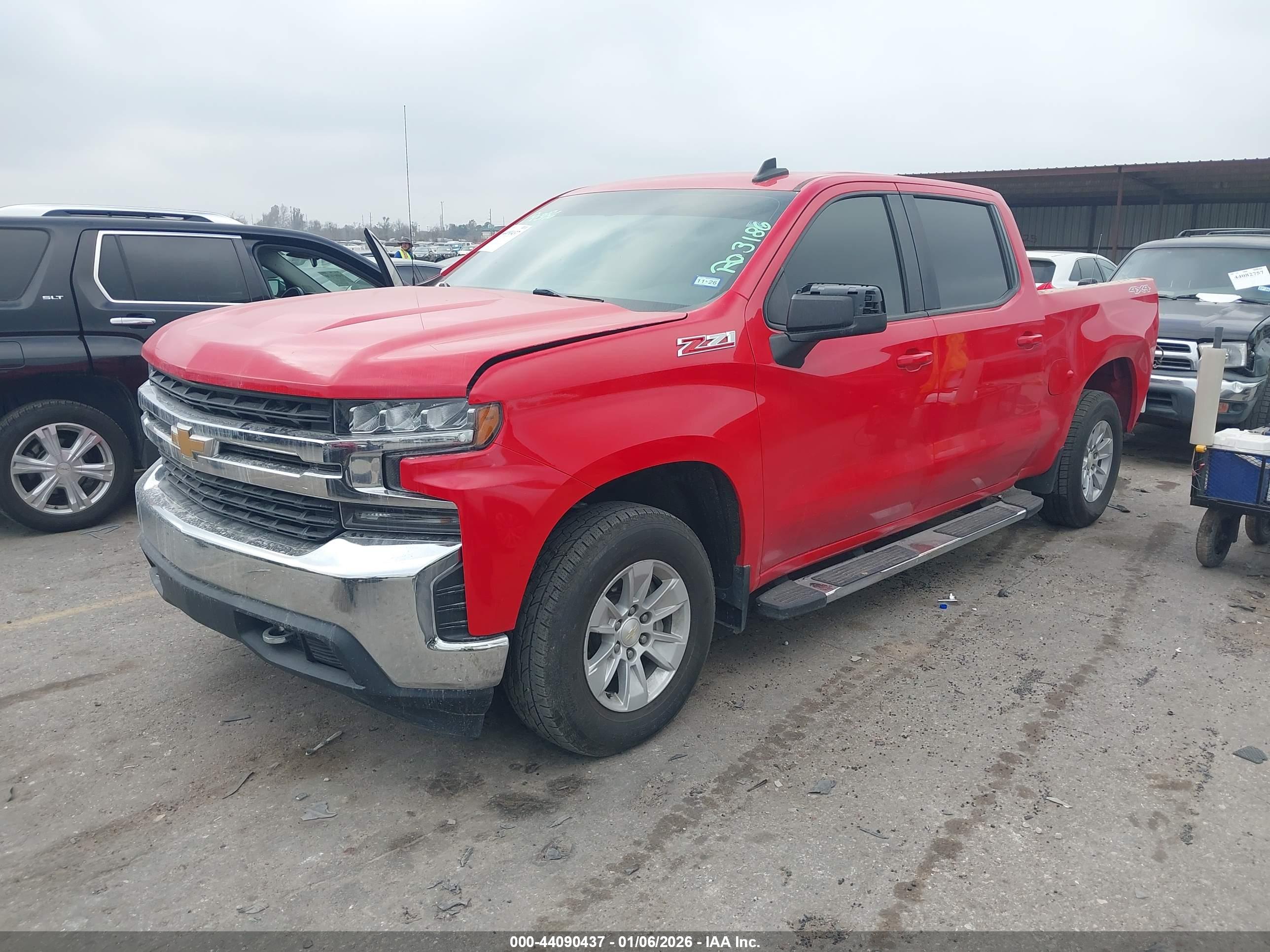 CHEVROLET SILVERADO image 2