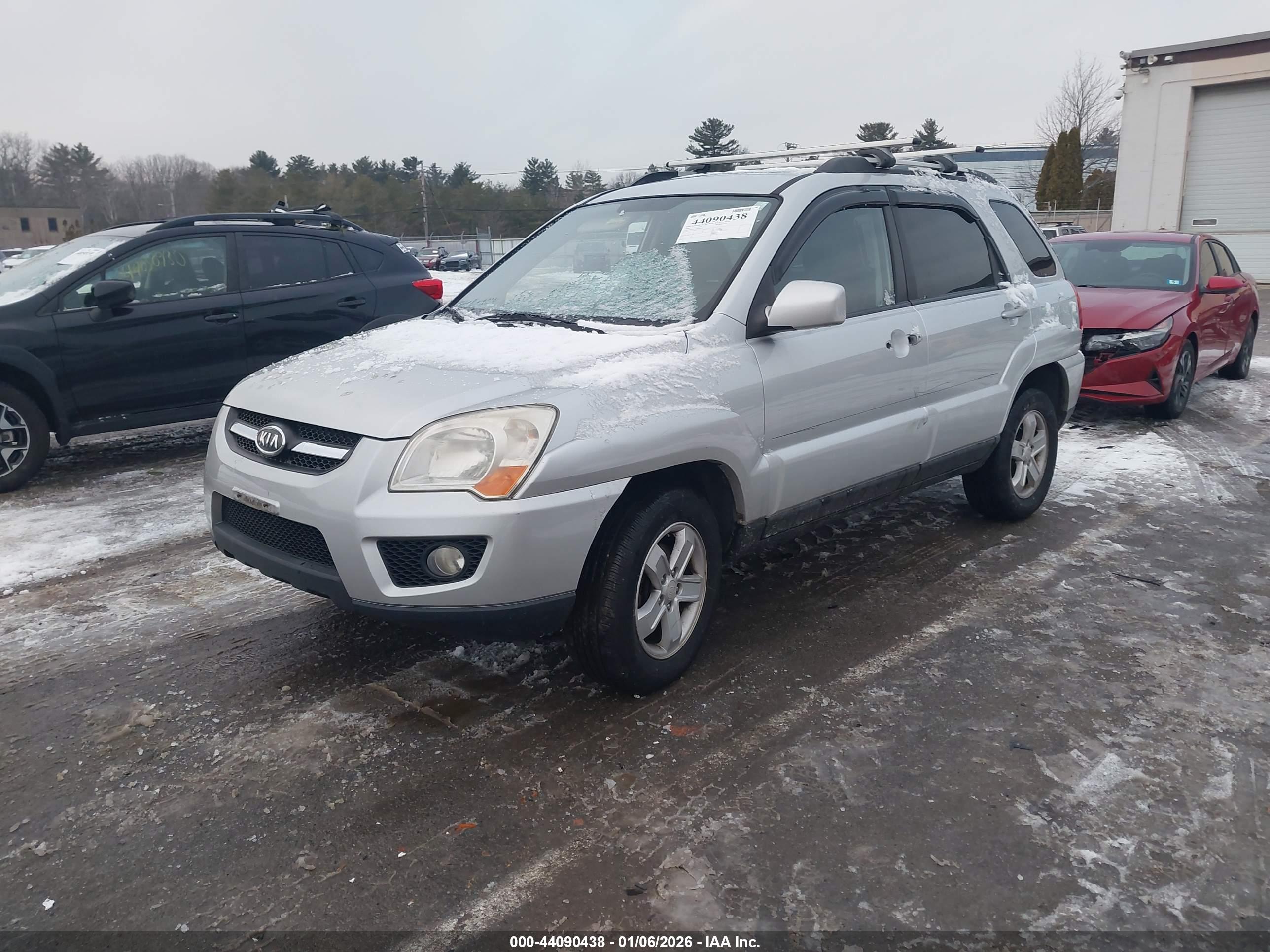 KIA SPORTAGE image 2