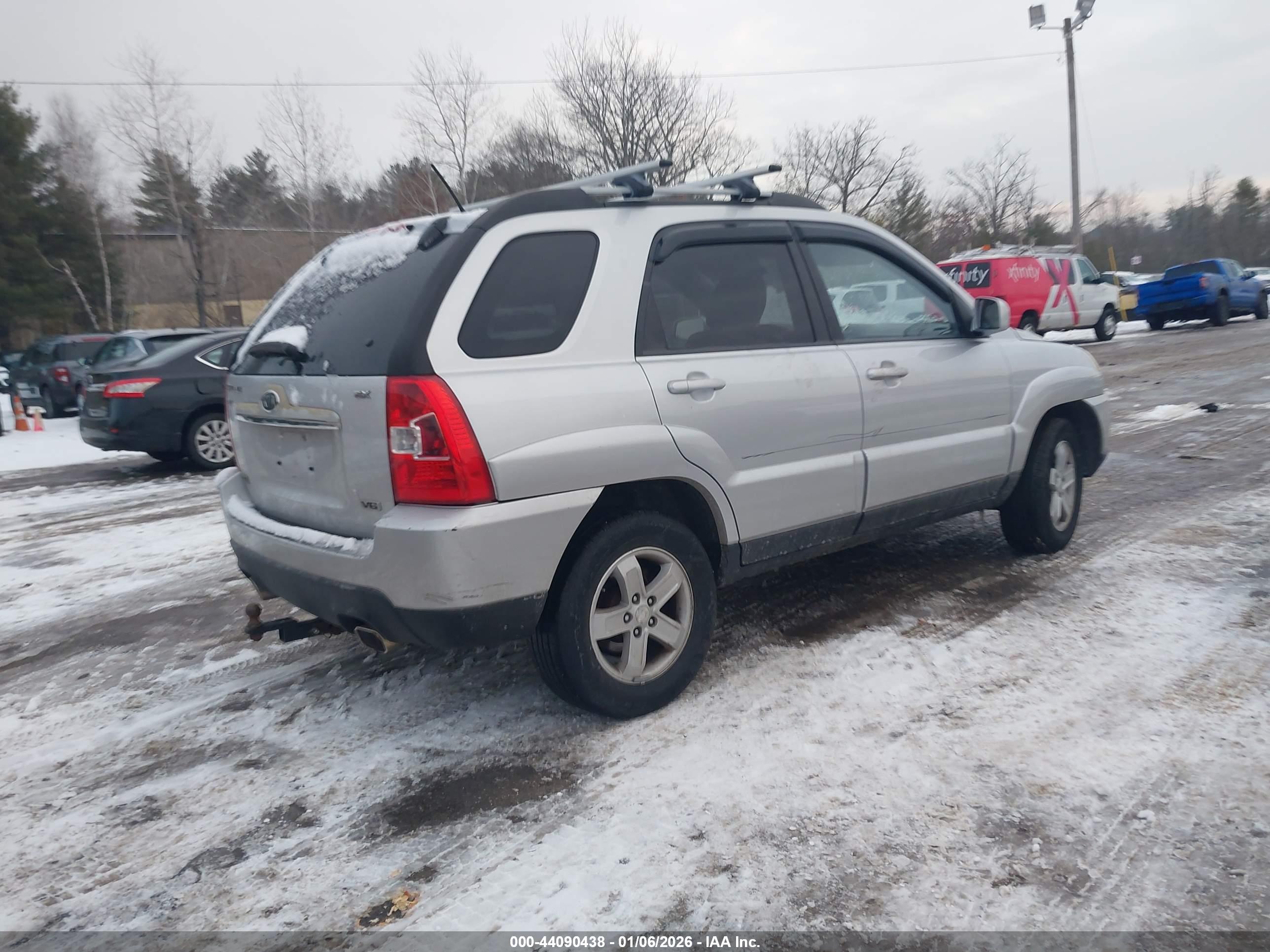 KIA SPORTAGE image 4