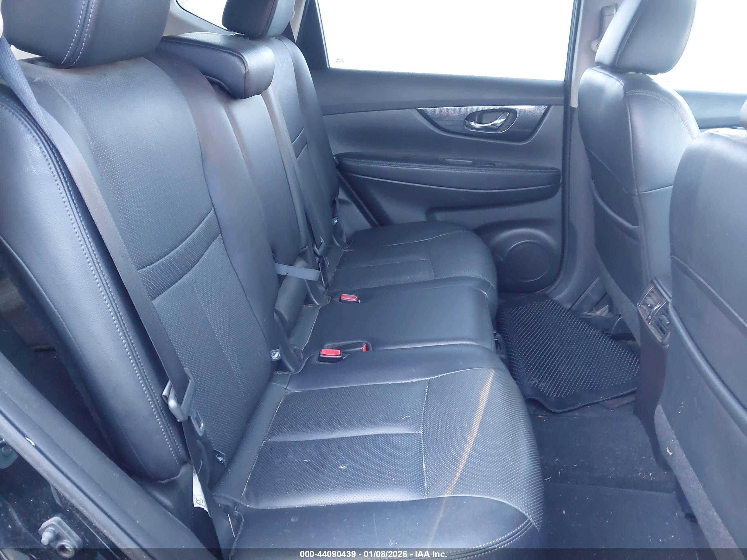 NISSAN ROGUE image 8