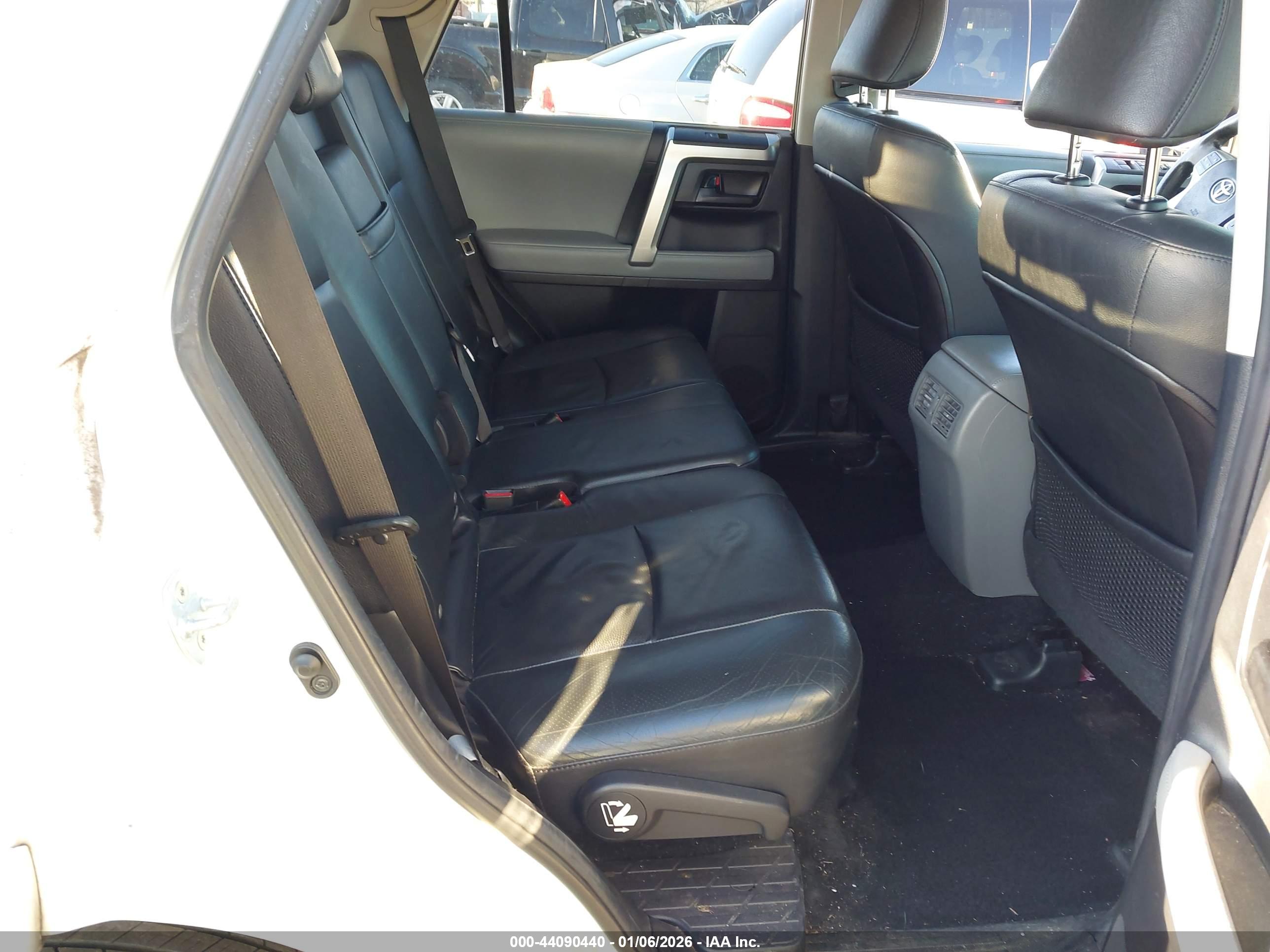 TOYOTA 4RUNNER image 8