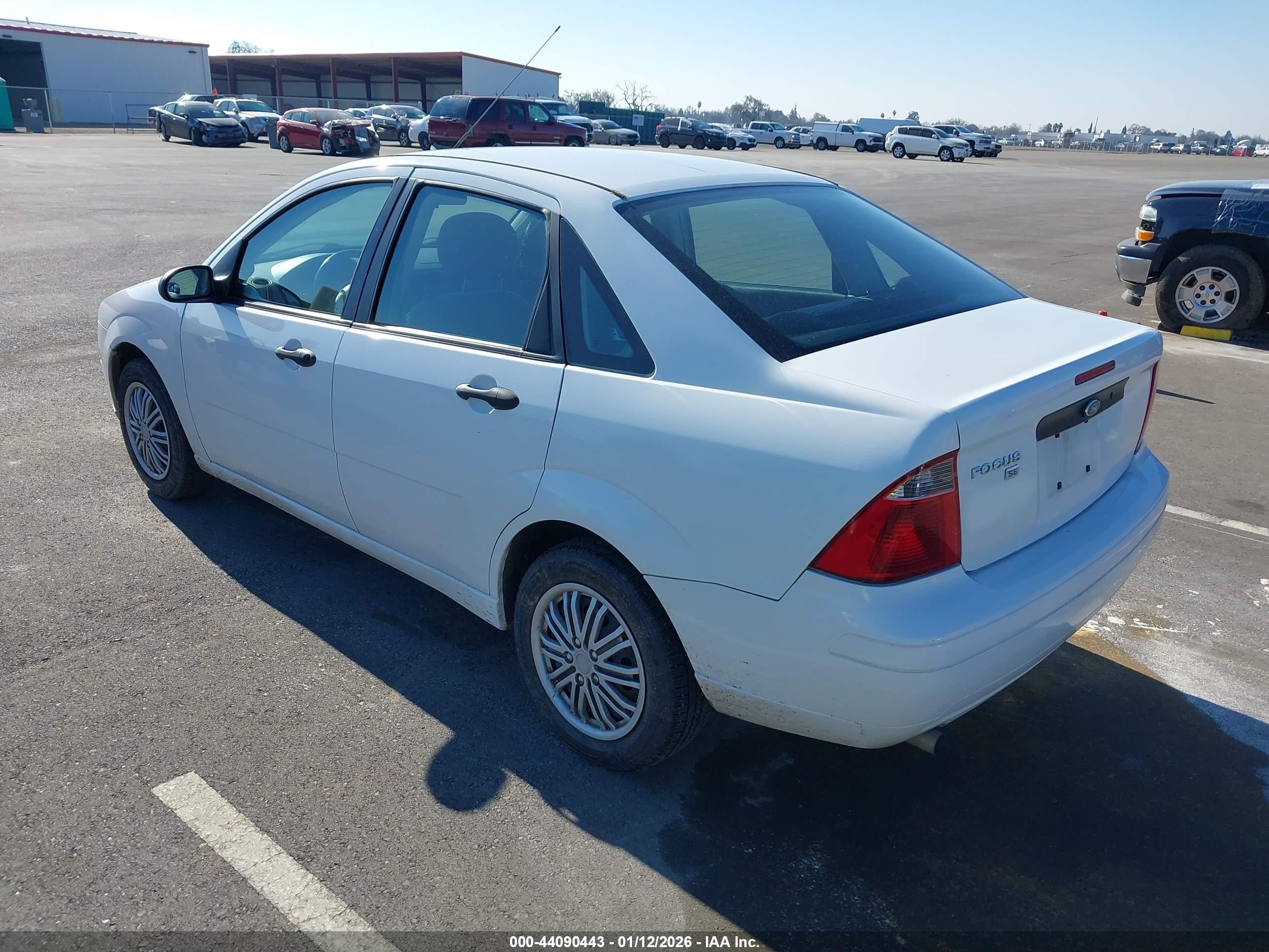 FORD FOCUS image 3