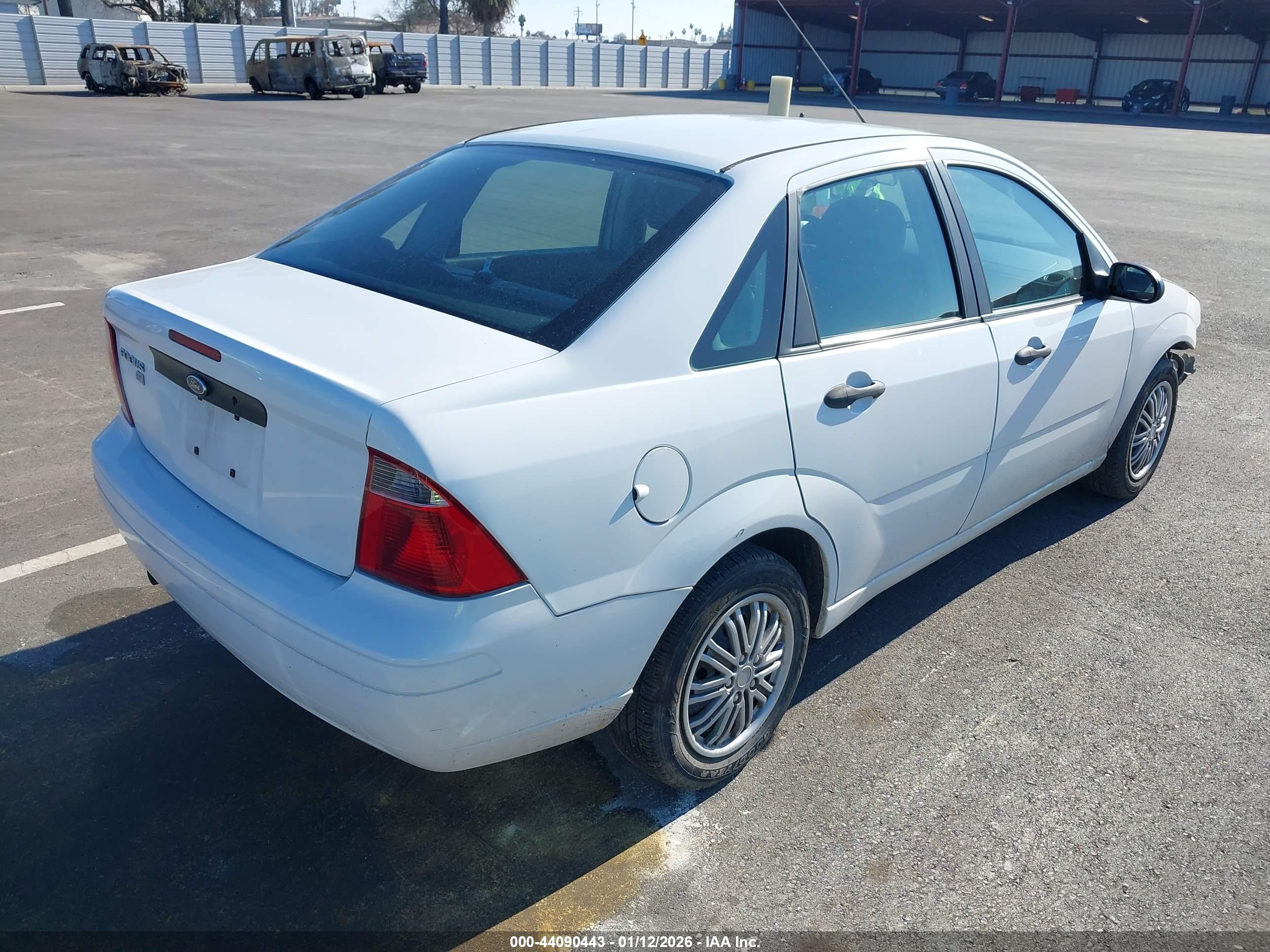 FORD FOCUS image 4