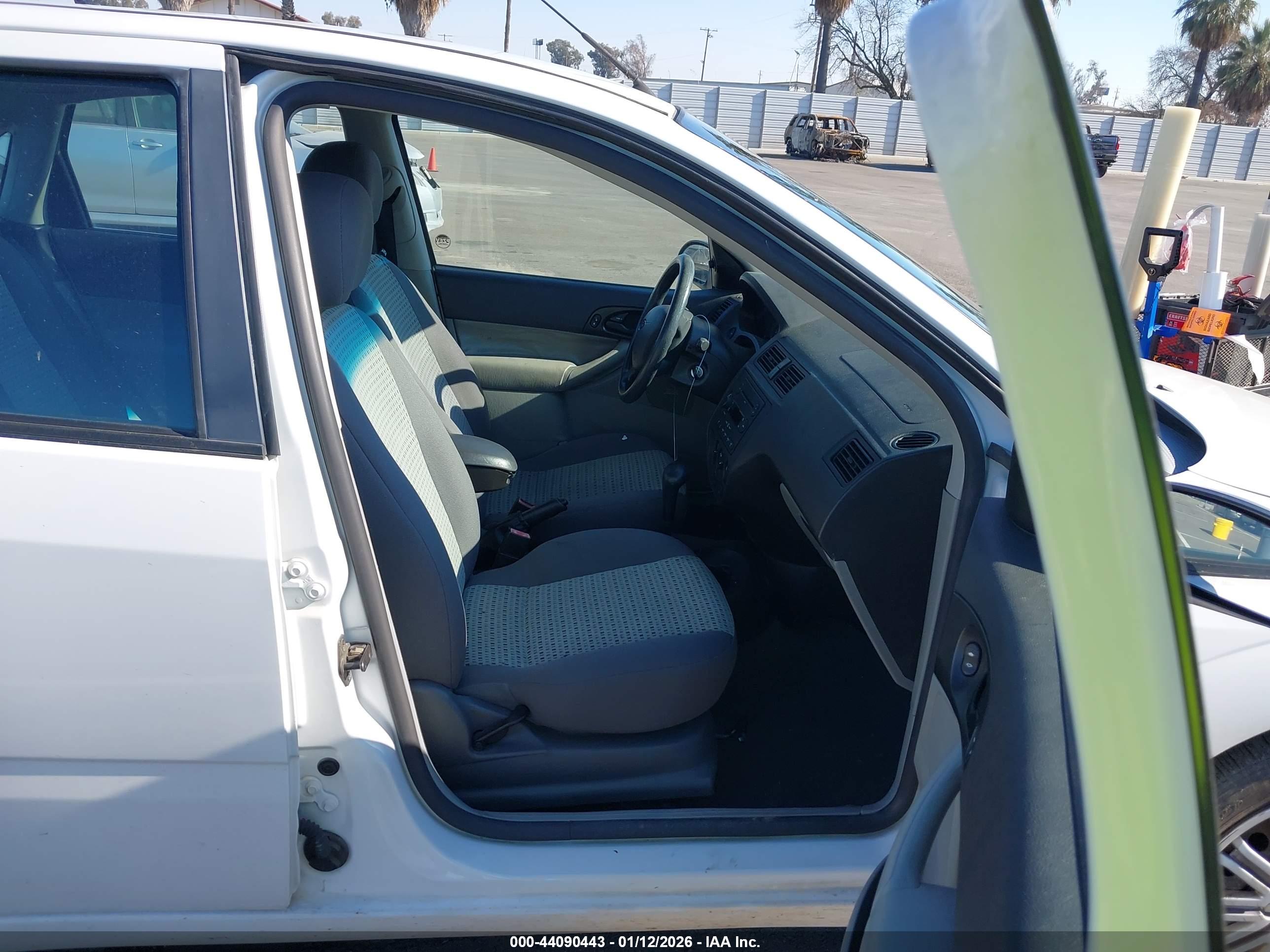 FORD FOCUS image 5