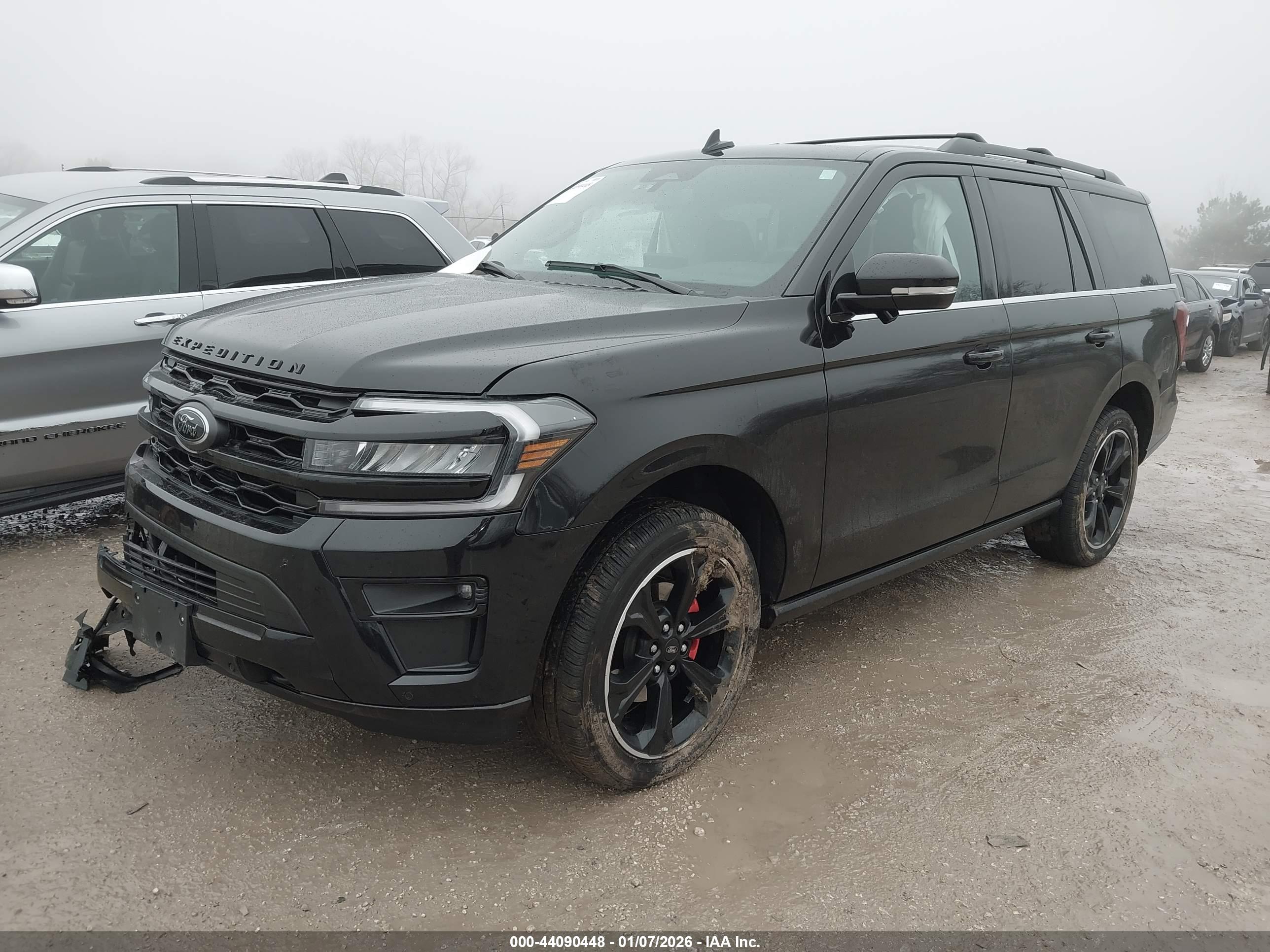 FORD EXPEDITION image 2
