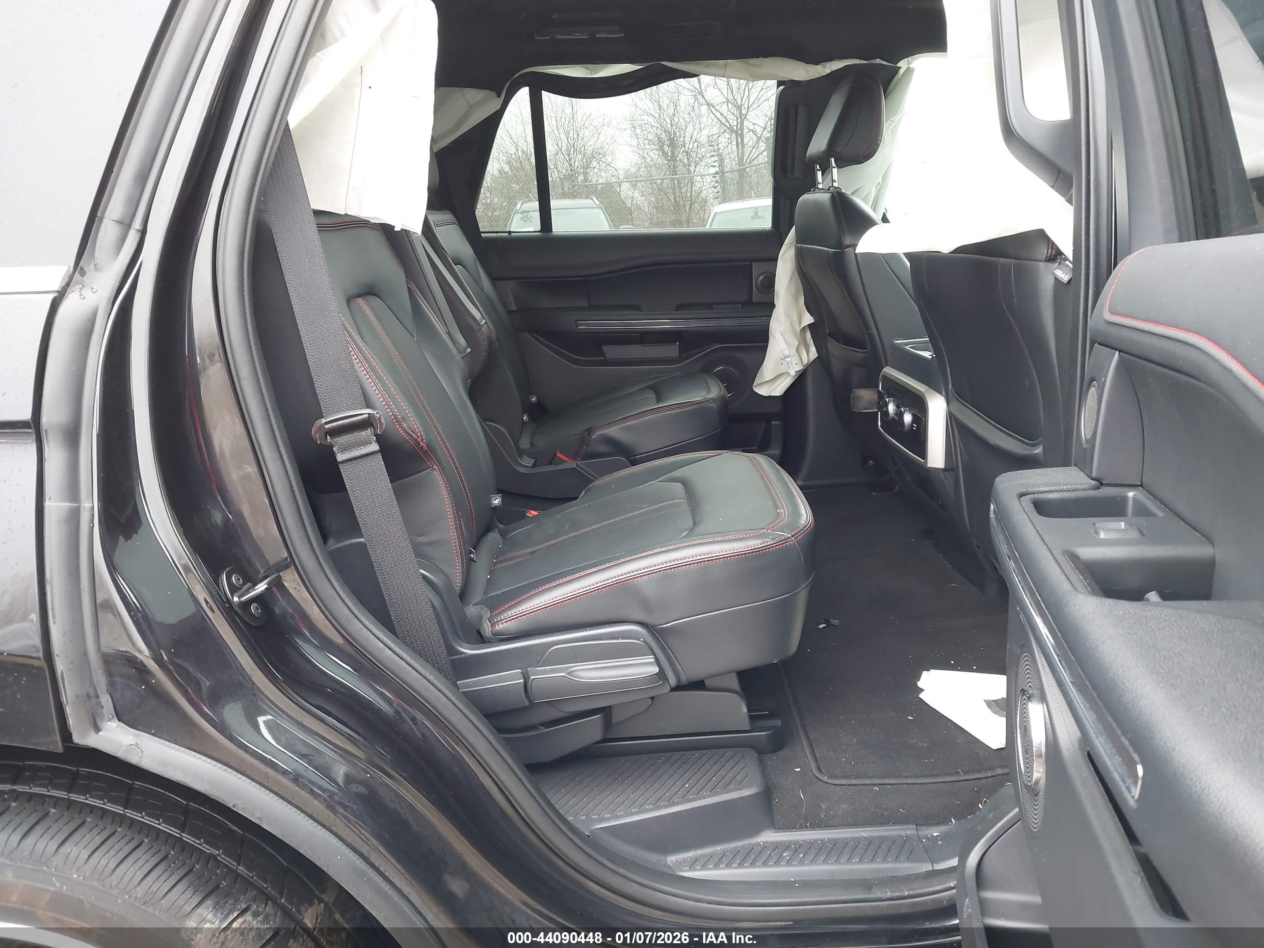 FORD EXPEDITION image 8