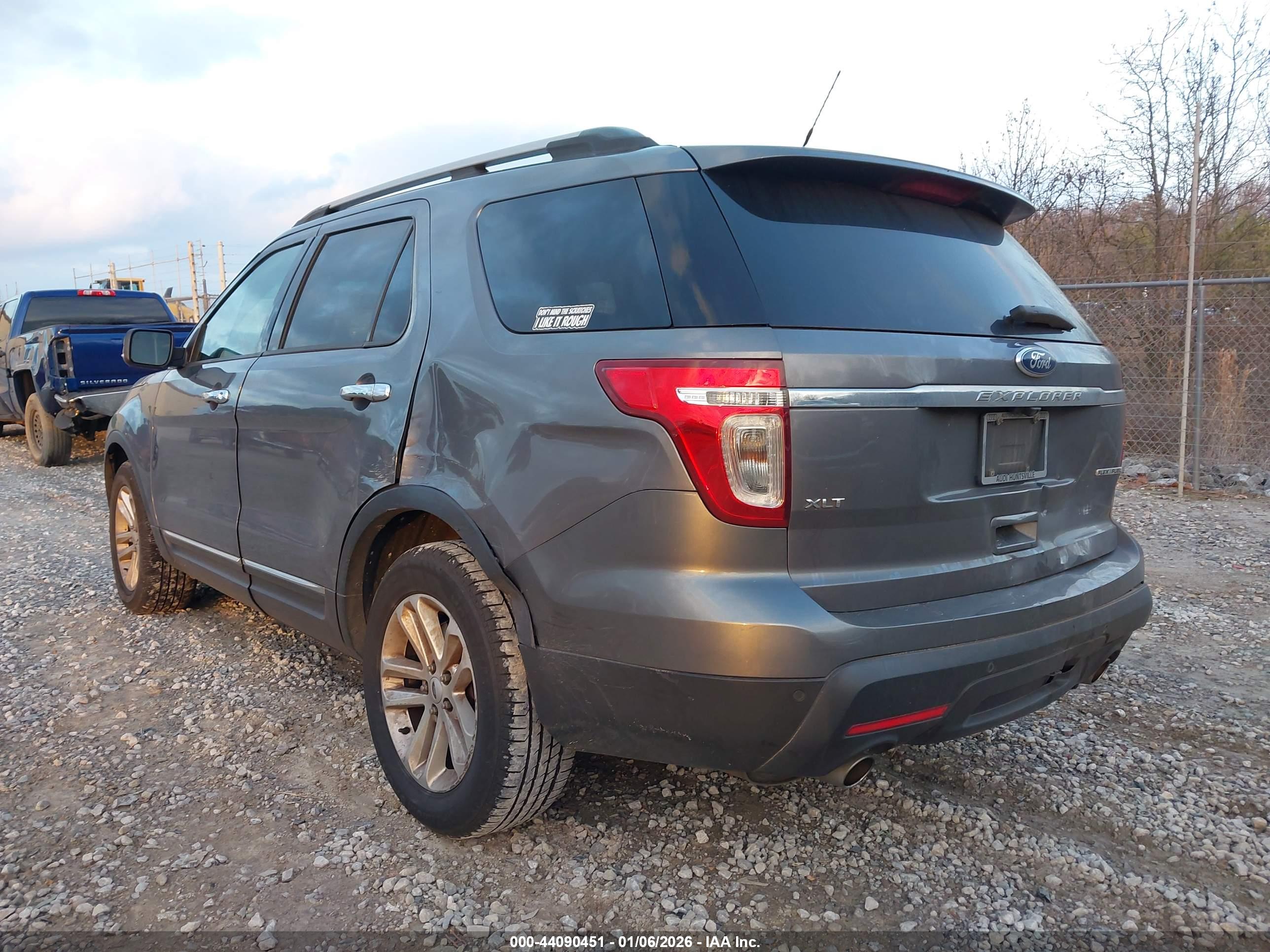 FORD EXPLORER image 6
