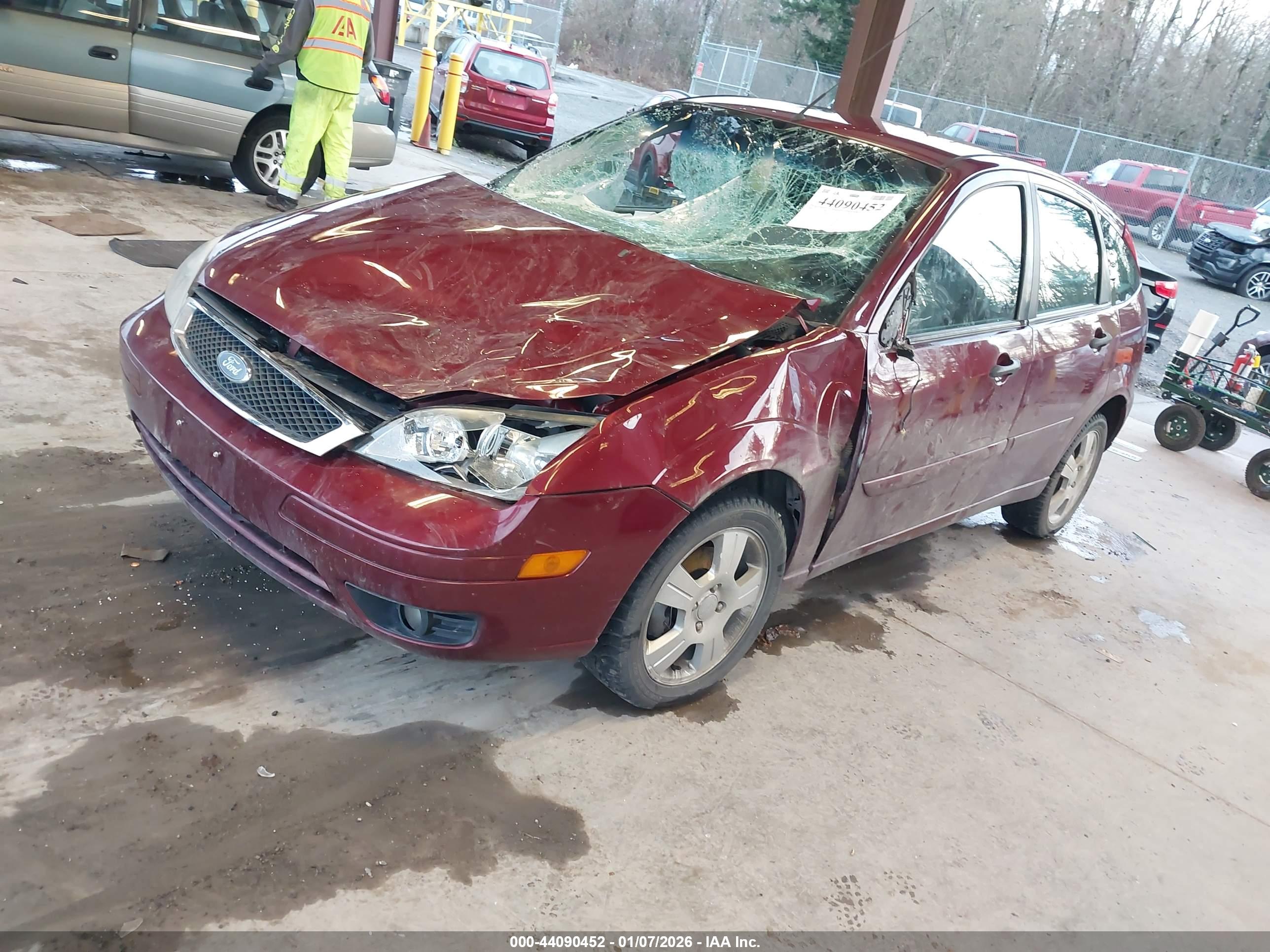 FORD FOCUS image 2