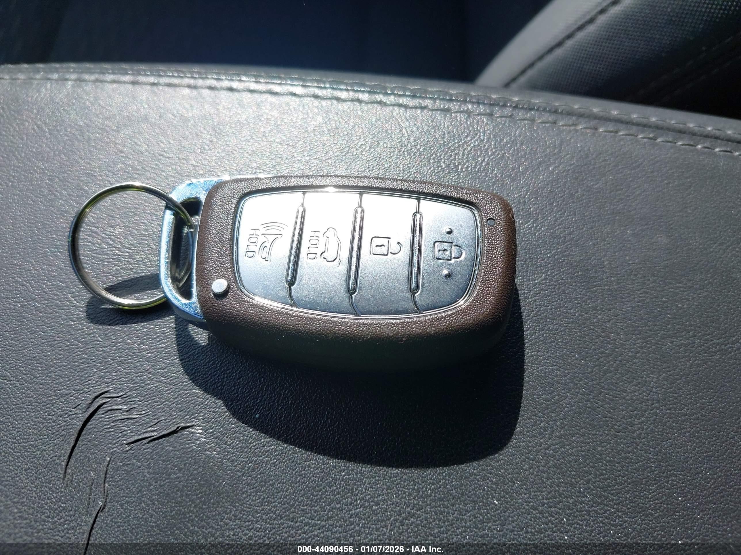 HYUNDAI TUCSON image 11