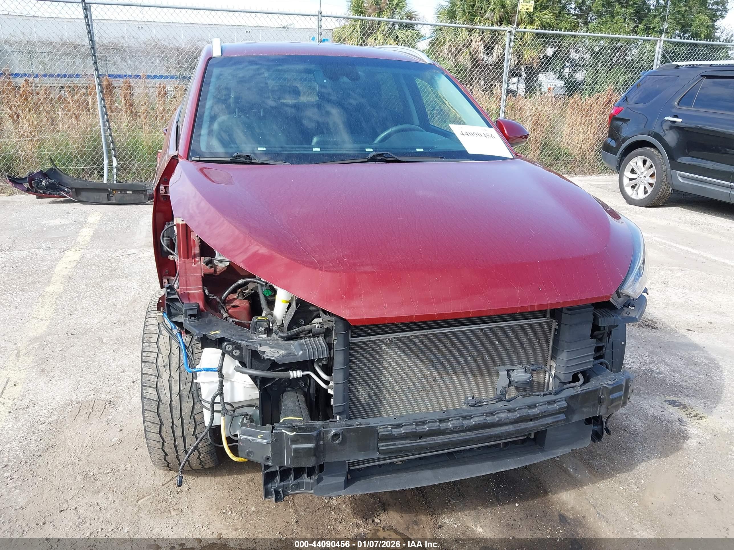 HYUNDAI TUCSON image 6