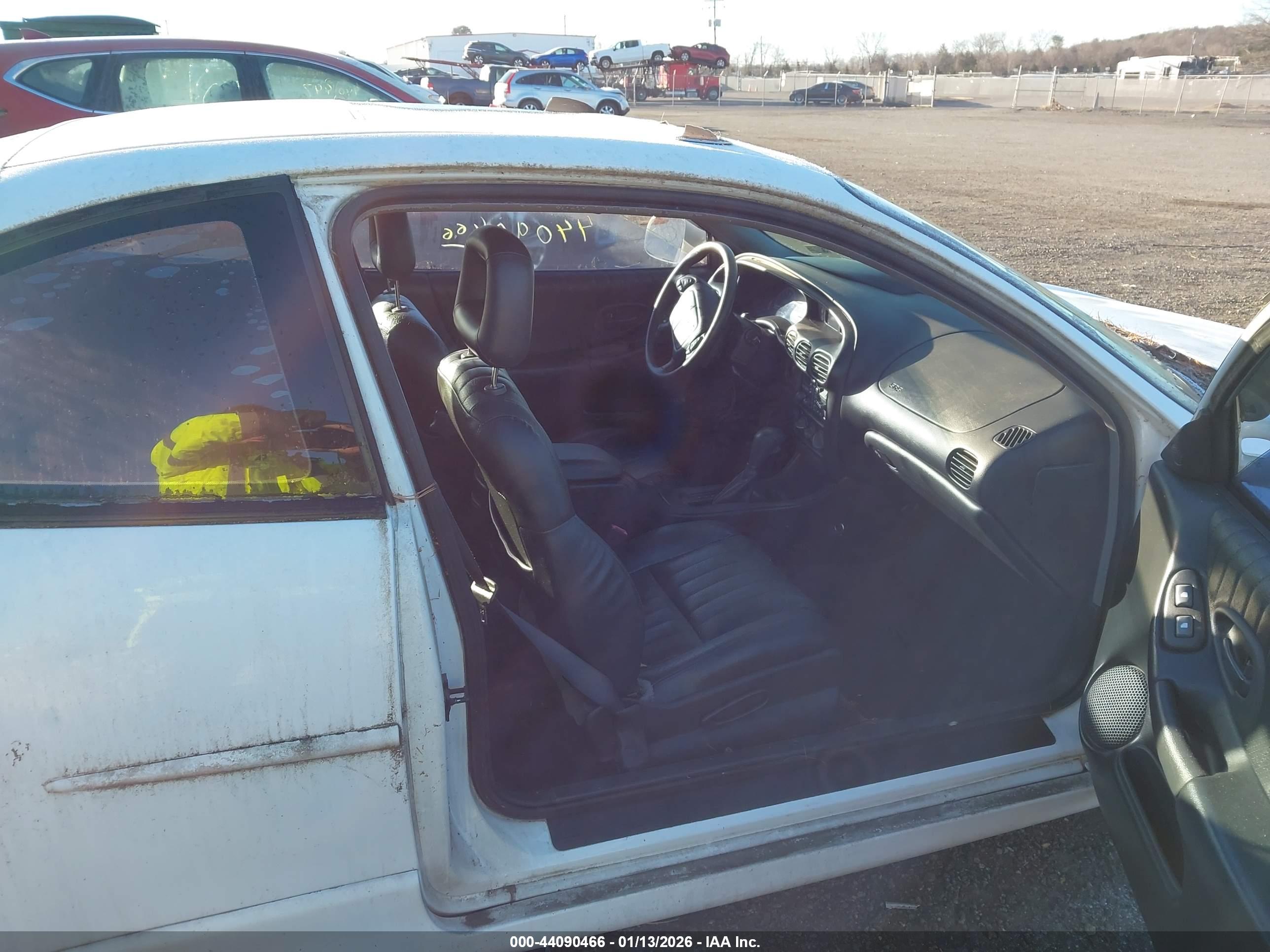 PONTIAC GRAND image 5