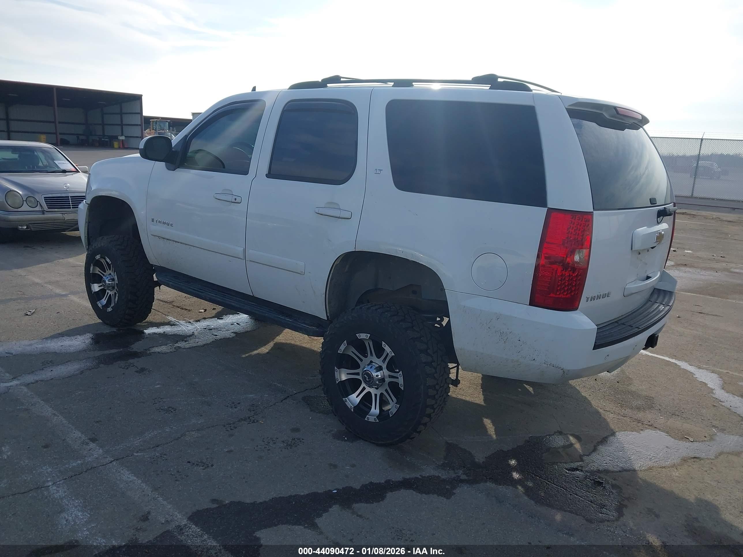 CHEVROLET TAHOE image 3