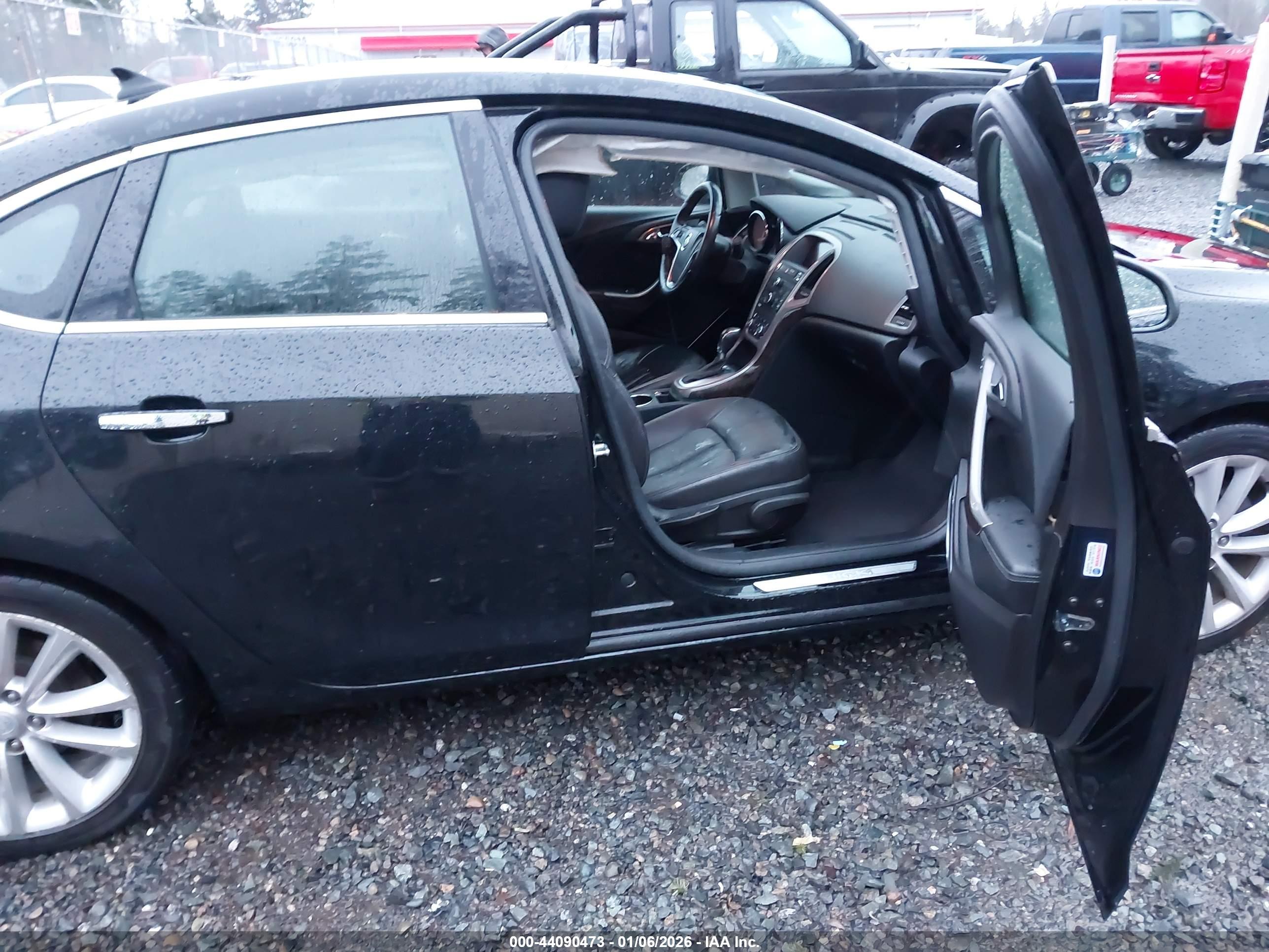 BUICK VERANO image 5