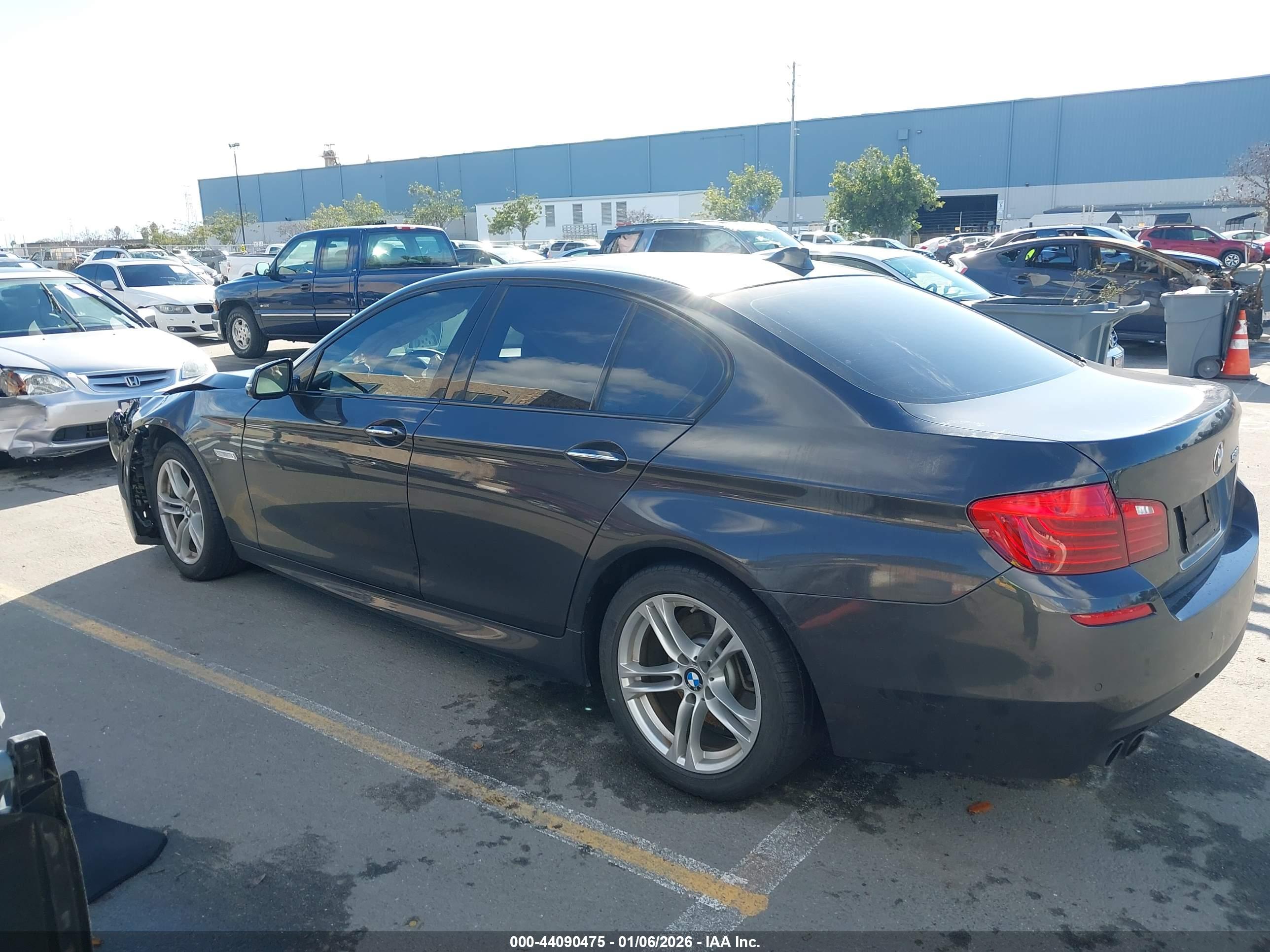 BMW 528I image 3