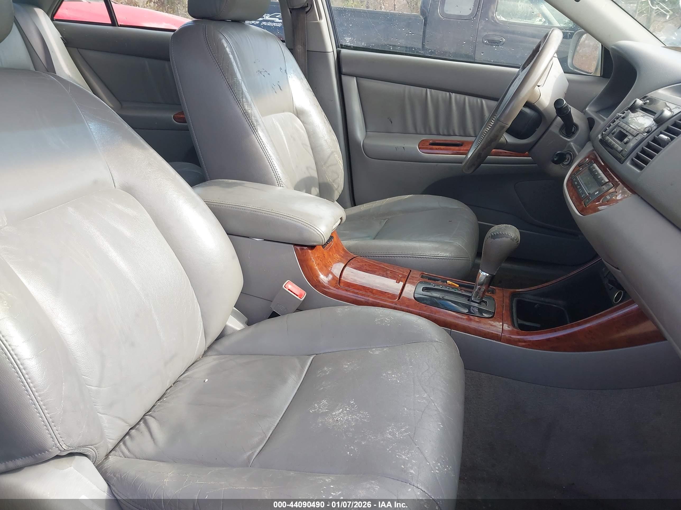 TOYOTA CAMRY image 5
