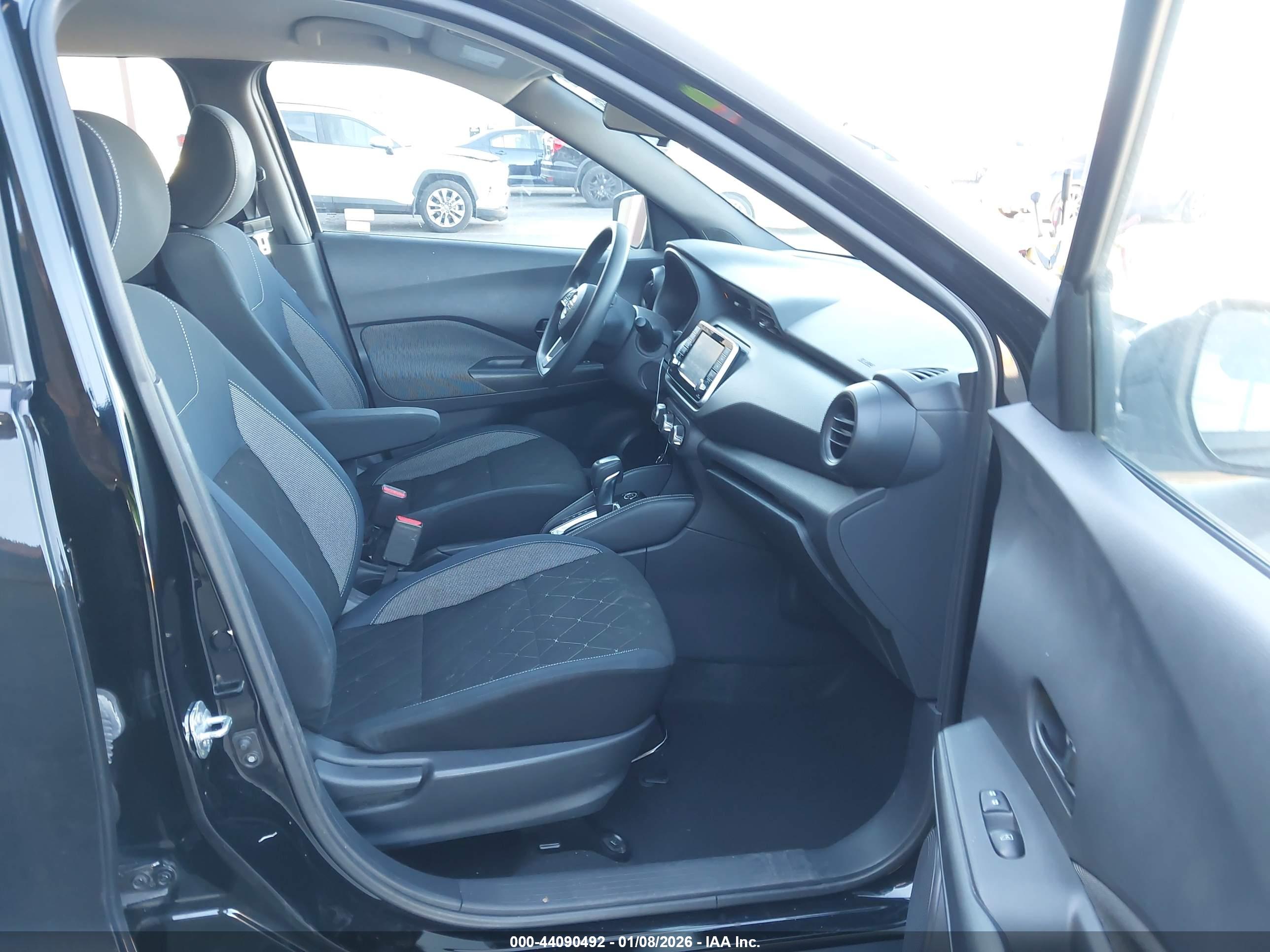 NISSAN KICKS image 5