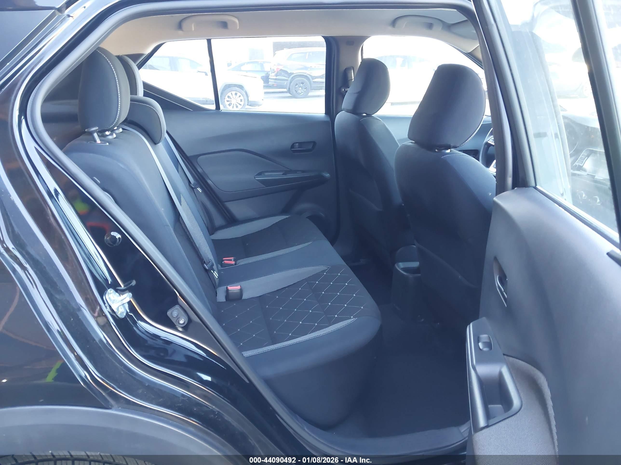 NISSAN KICKS image 8