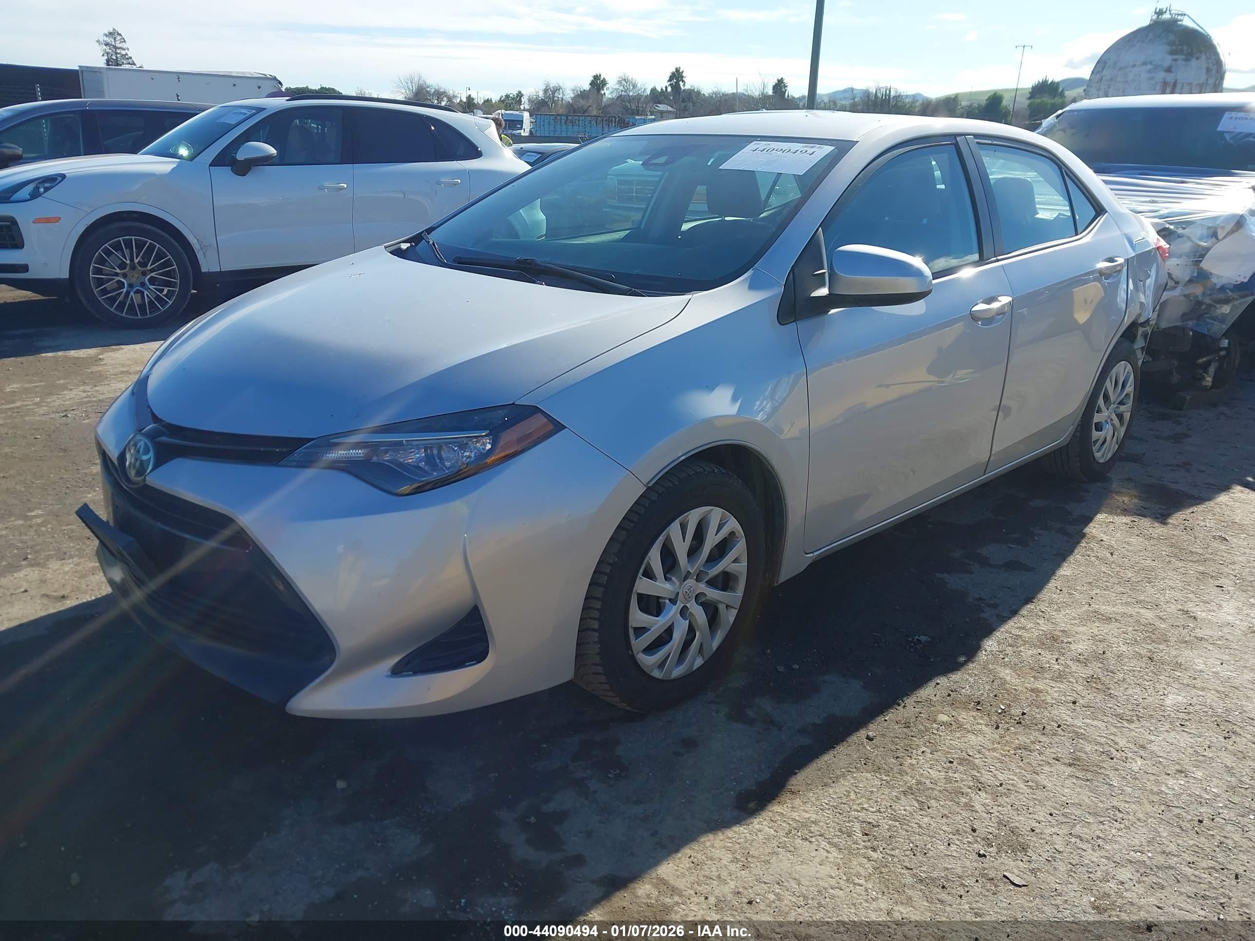 TOYOTA COROLLA image 2