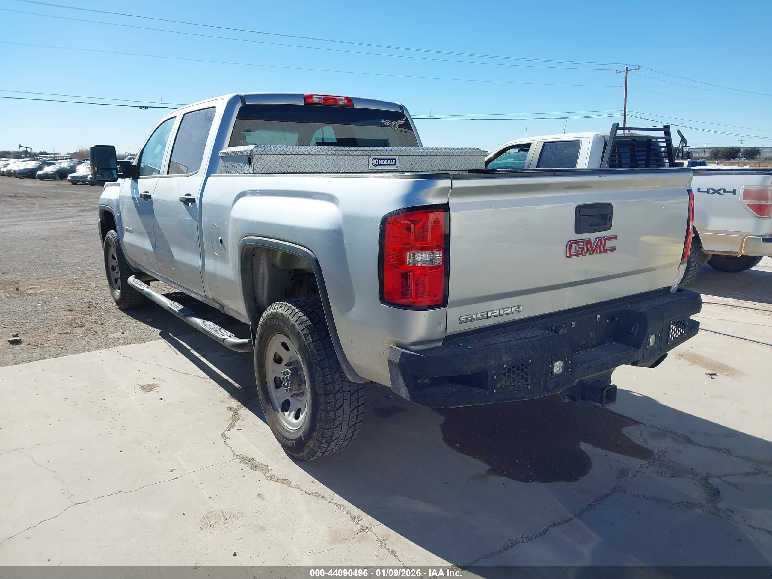 GMC SIERRA image 3