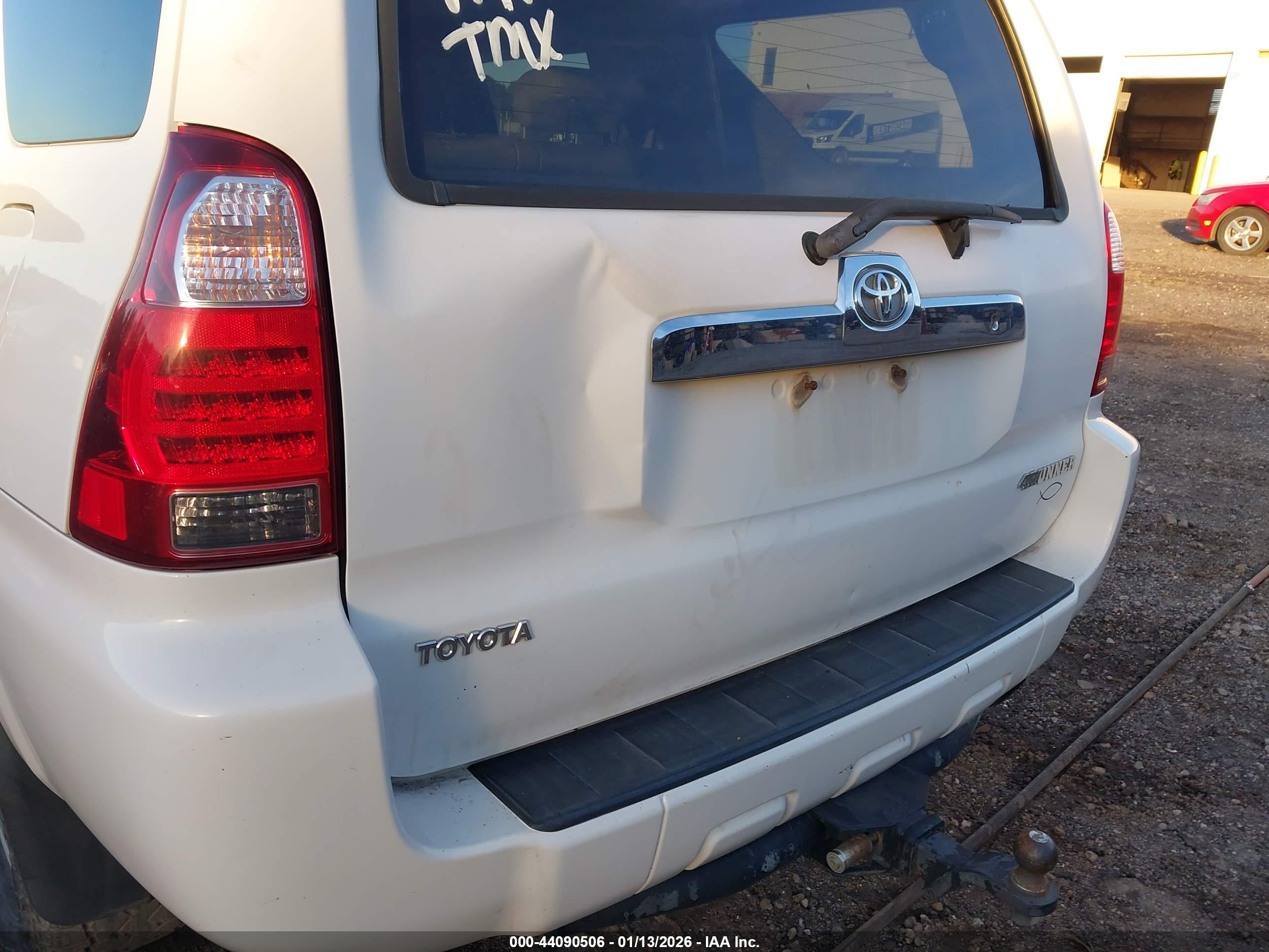 TOYOTA 4RUNNER image 6
