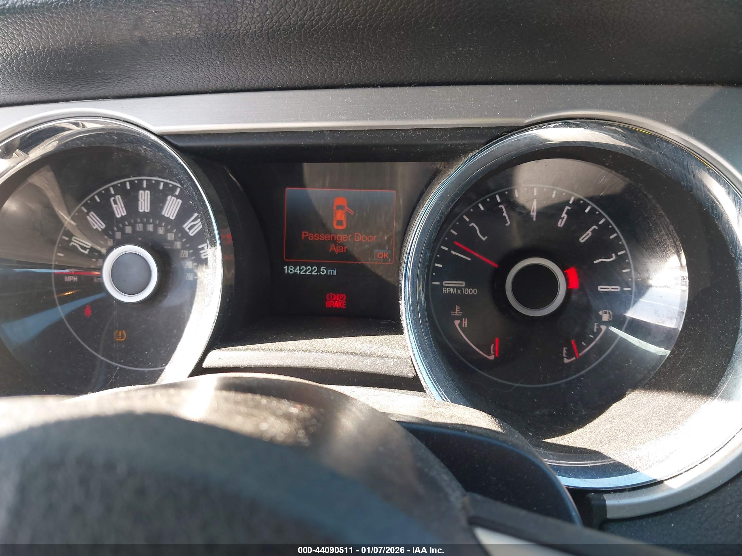 FORD MUSTANG image 7