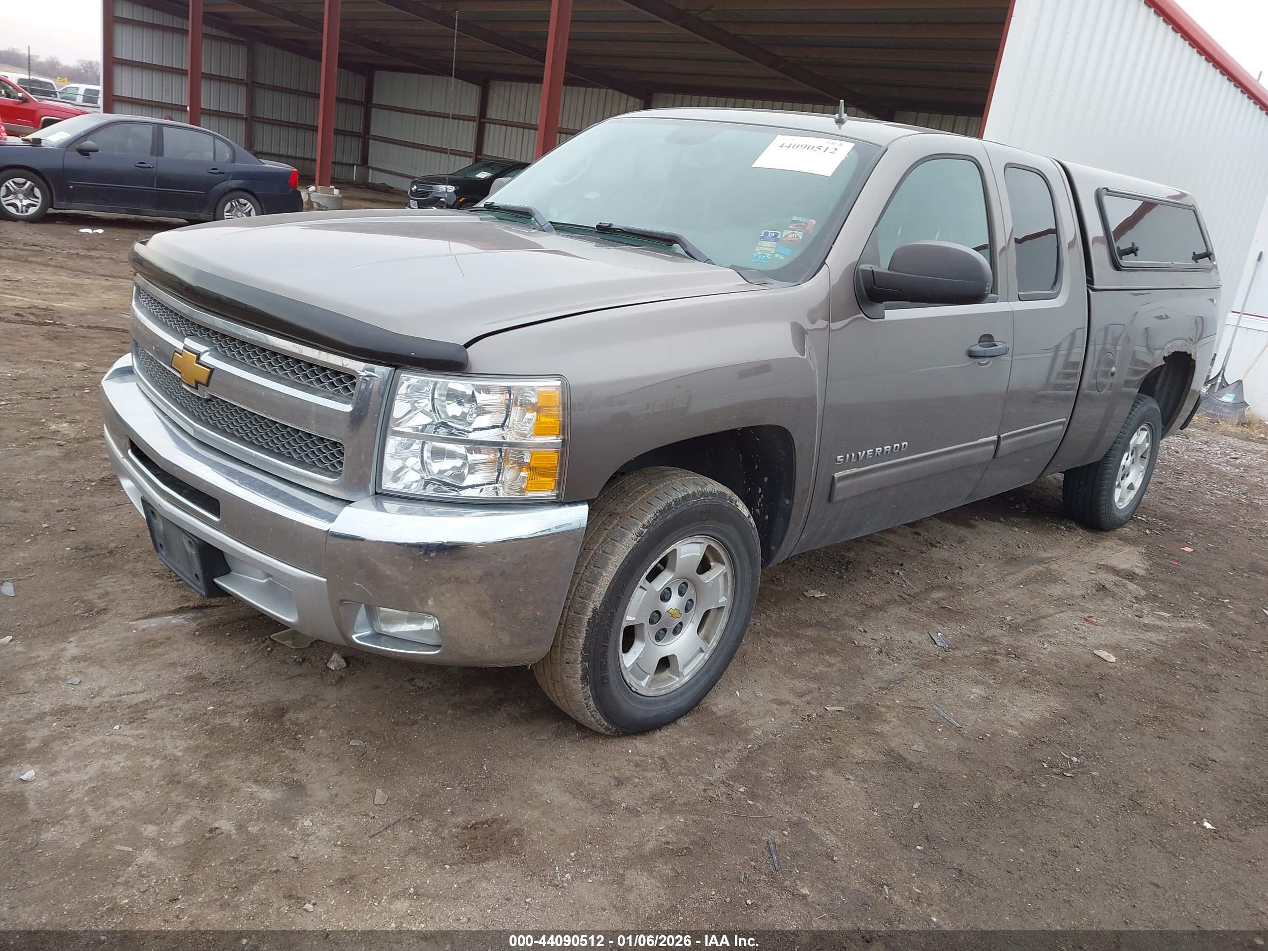 CHEVROLET SILVERADO image 2