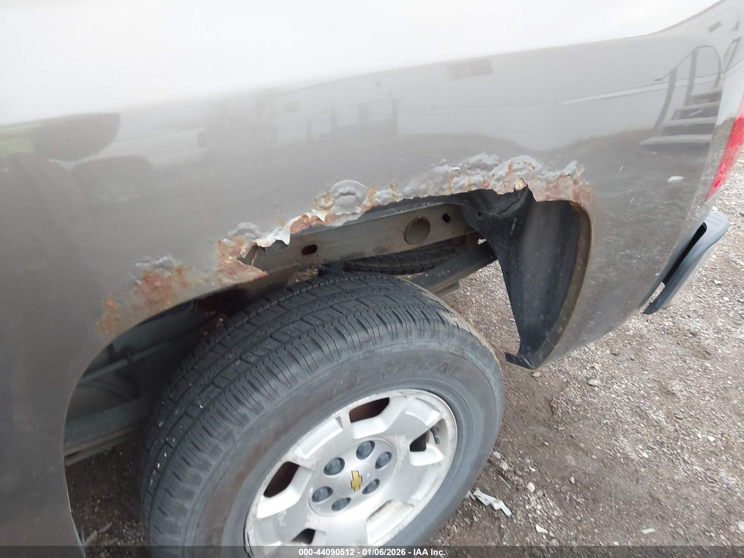 CHEVROLET SILVERADO image 6