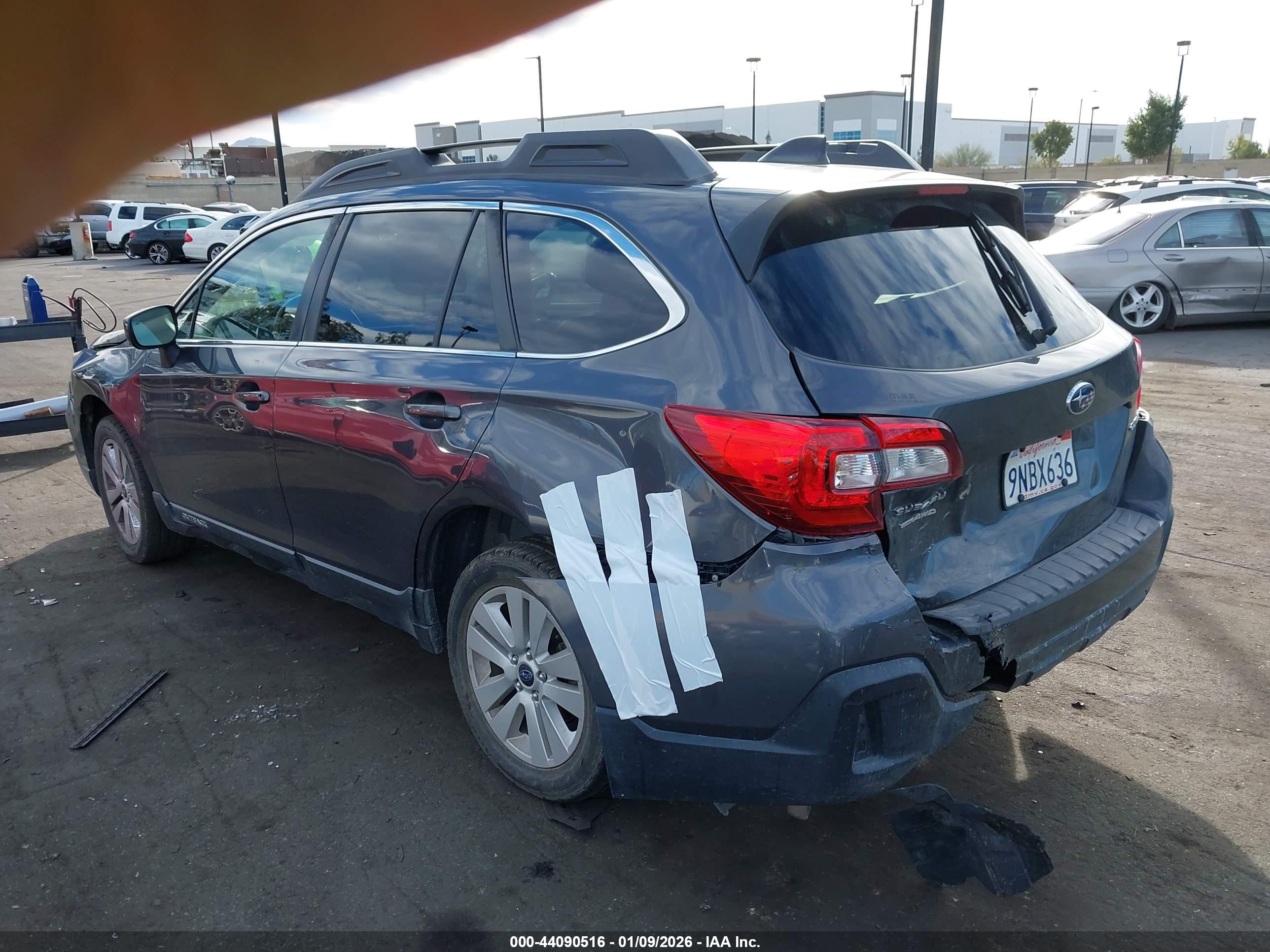 SUBARU OUTBACK image 3