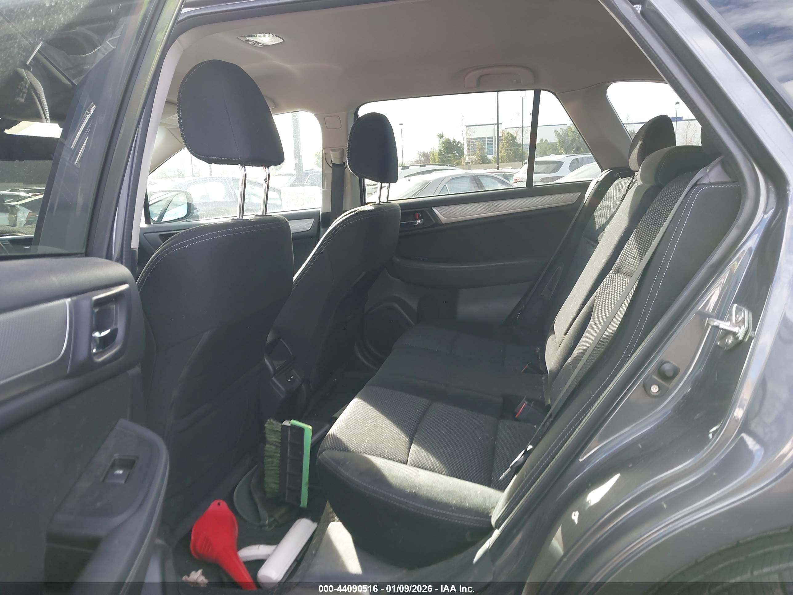 SUBARU OUTBACK image 8