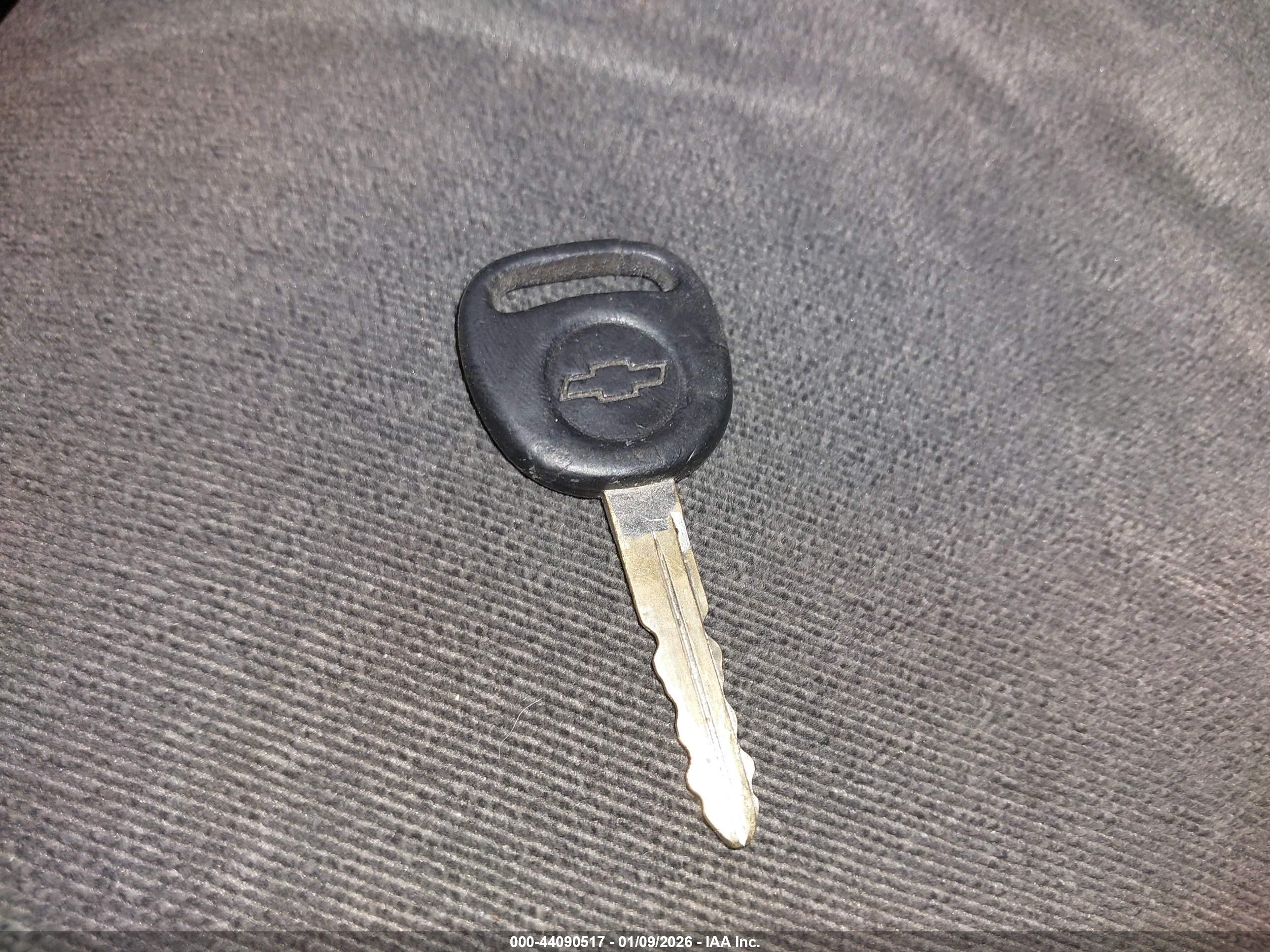 CHEVROLET SILVERADO image 11