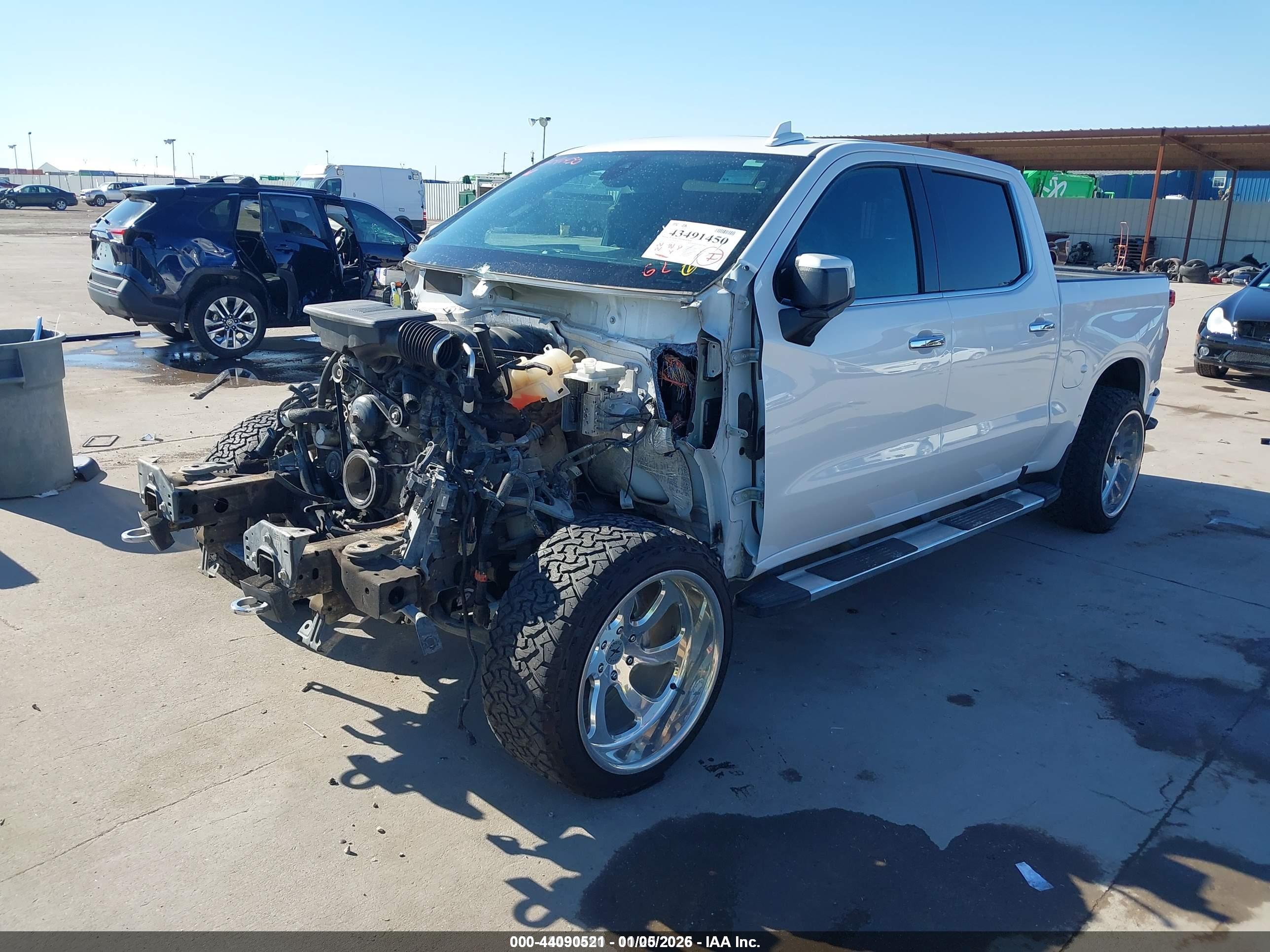 CHEVROLET SILVERADO image 2