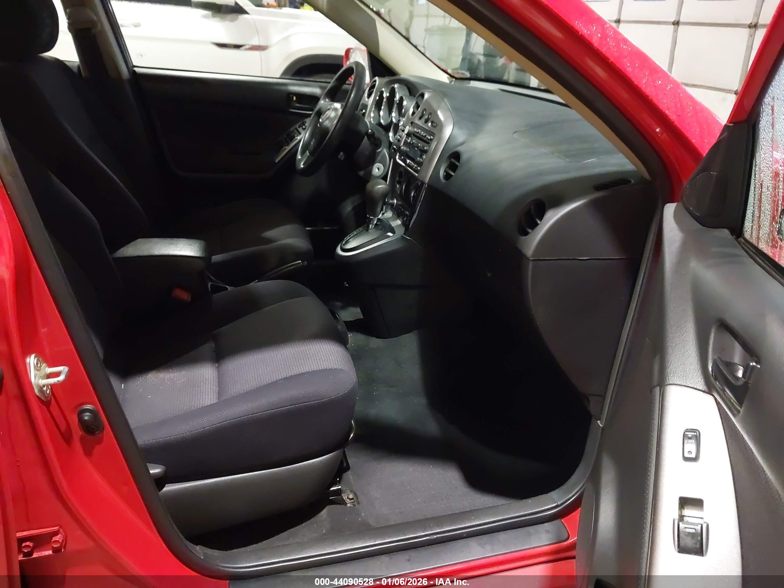 PONTIAC VIBE image 5