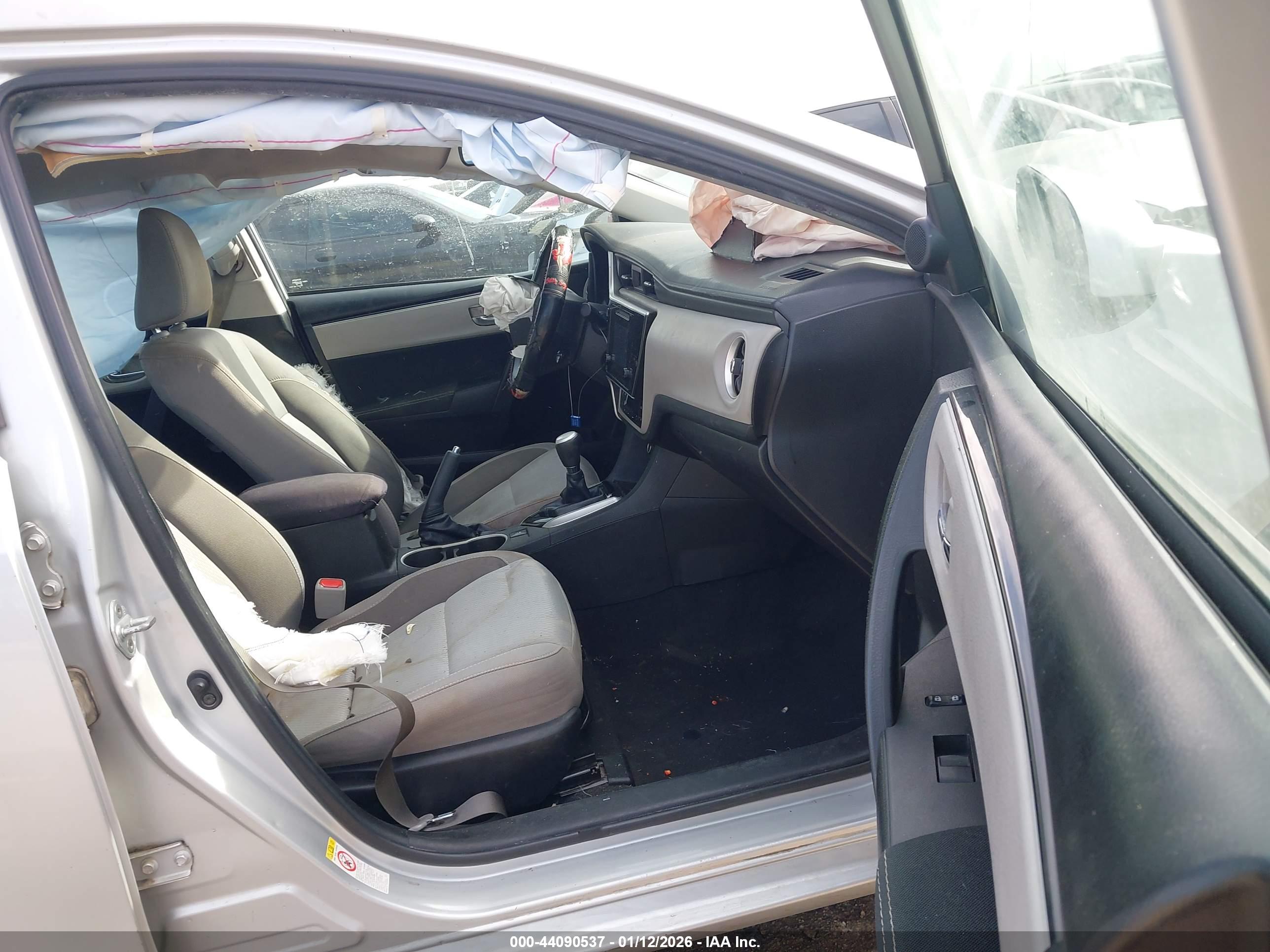 TOYOTA COROLLA image 5