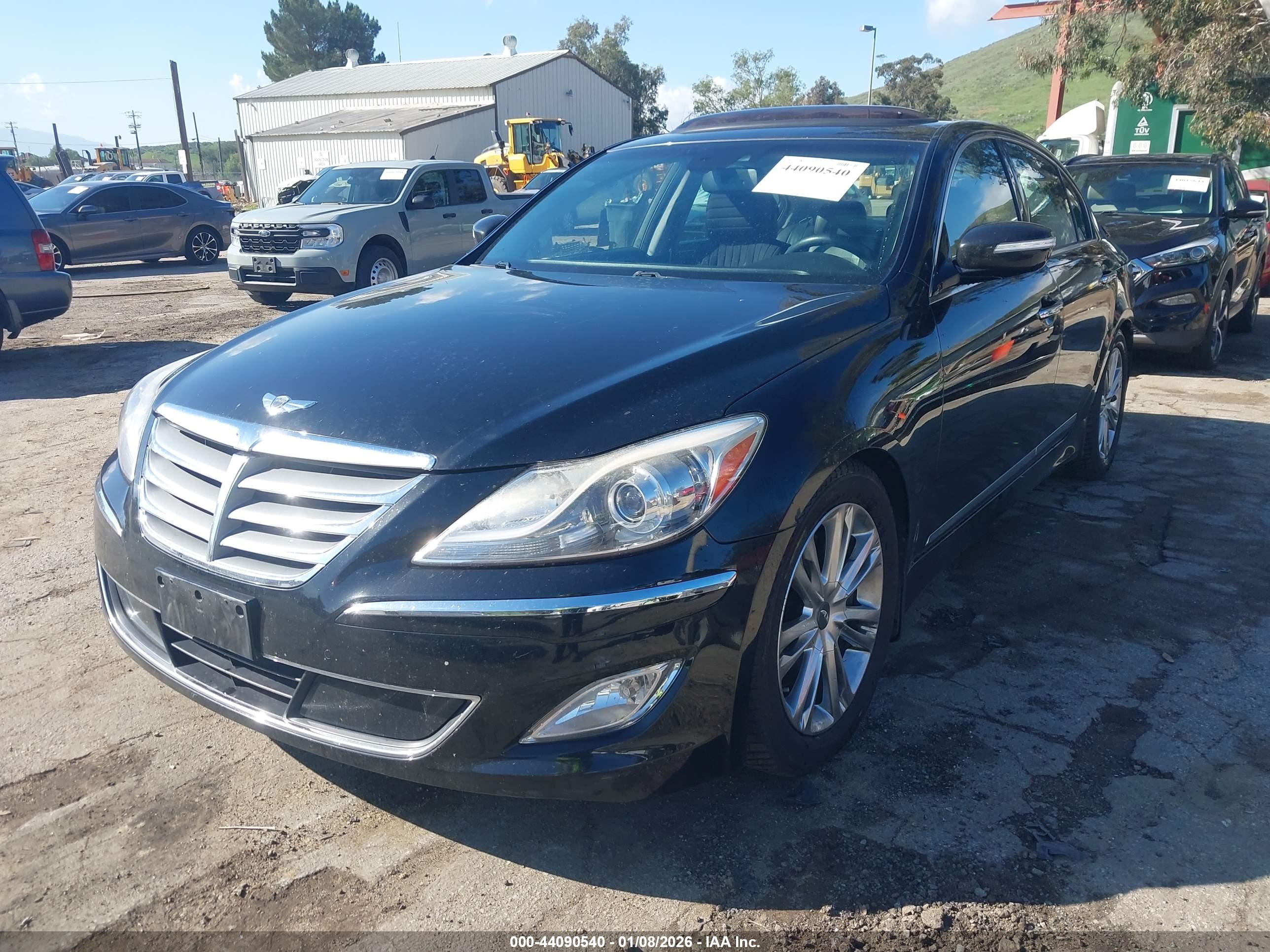 HYUNDAI GENESIS image 2