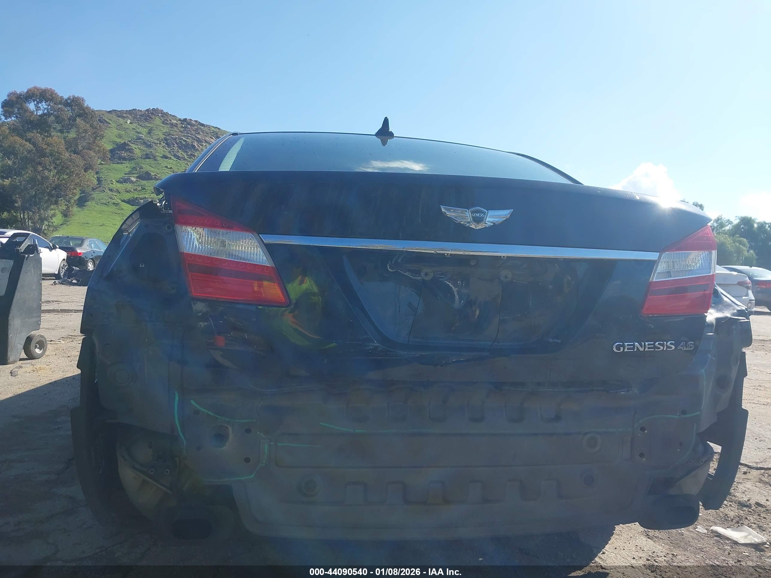 HYUNDAI GENESIS image 6