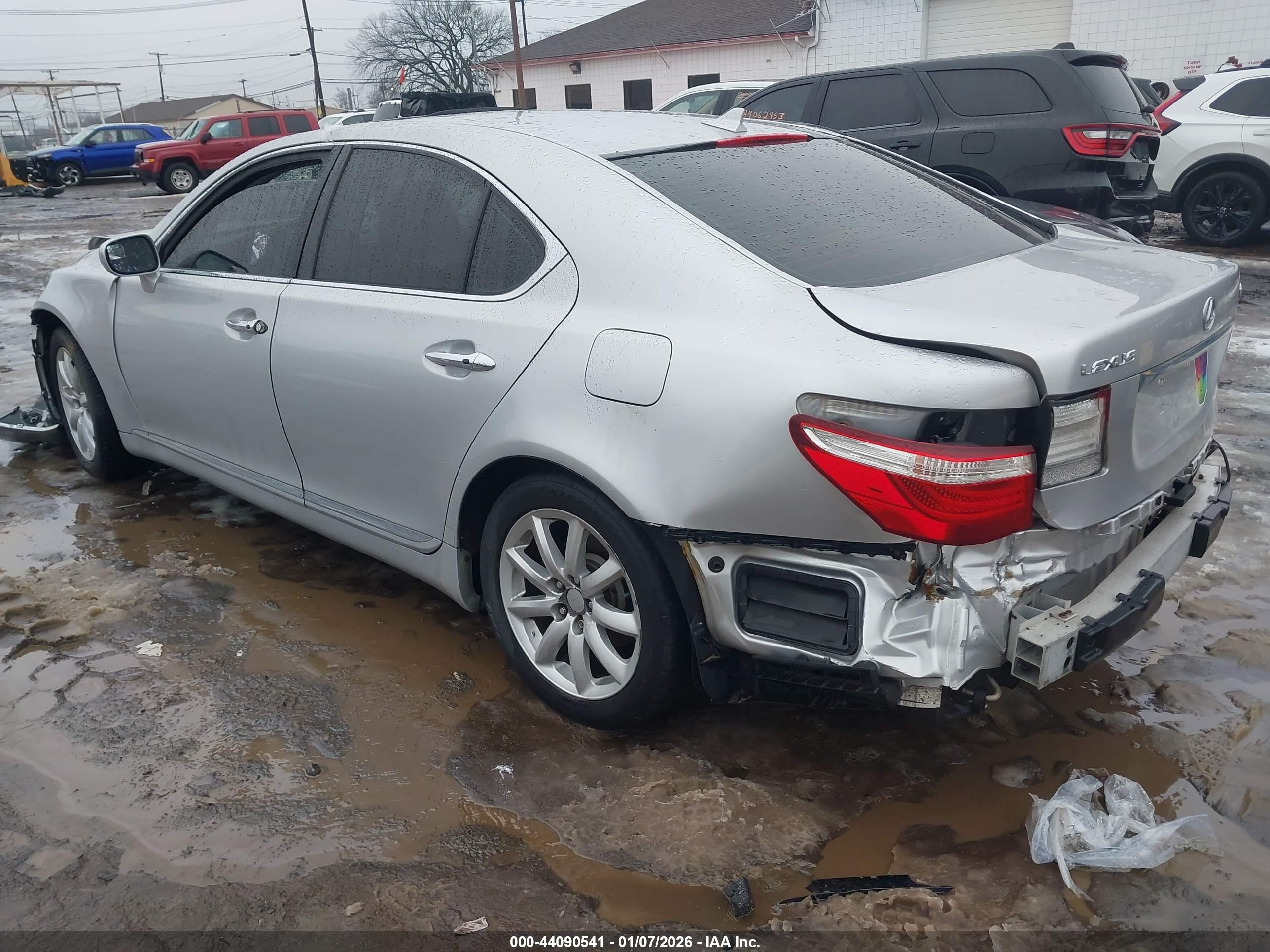LEXUS LS image 3