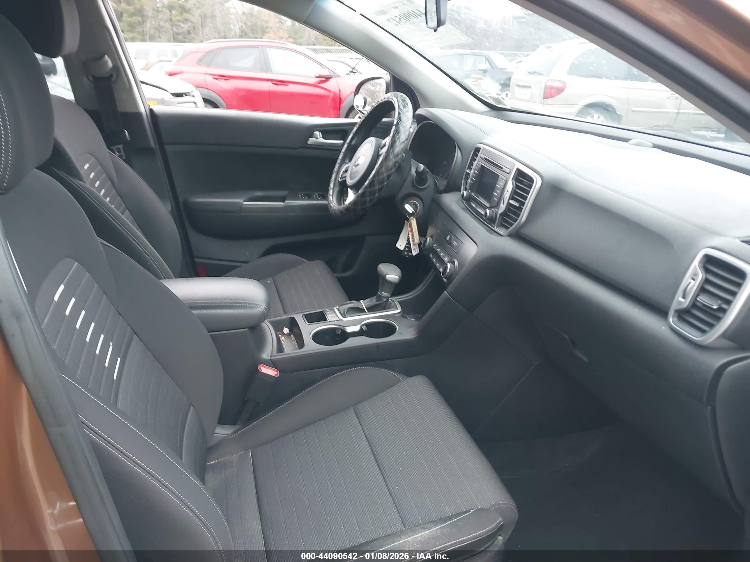 KIA SPORTAGE image 5