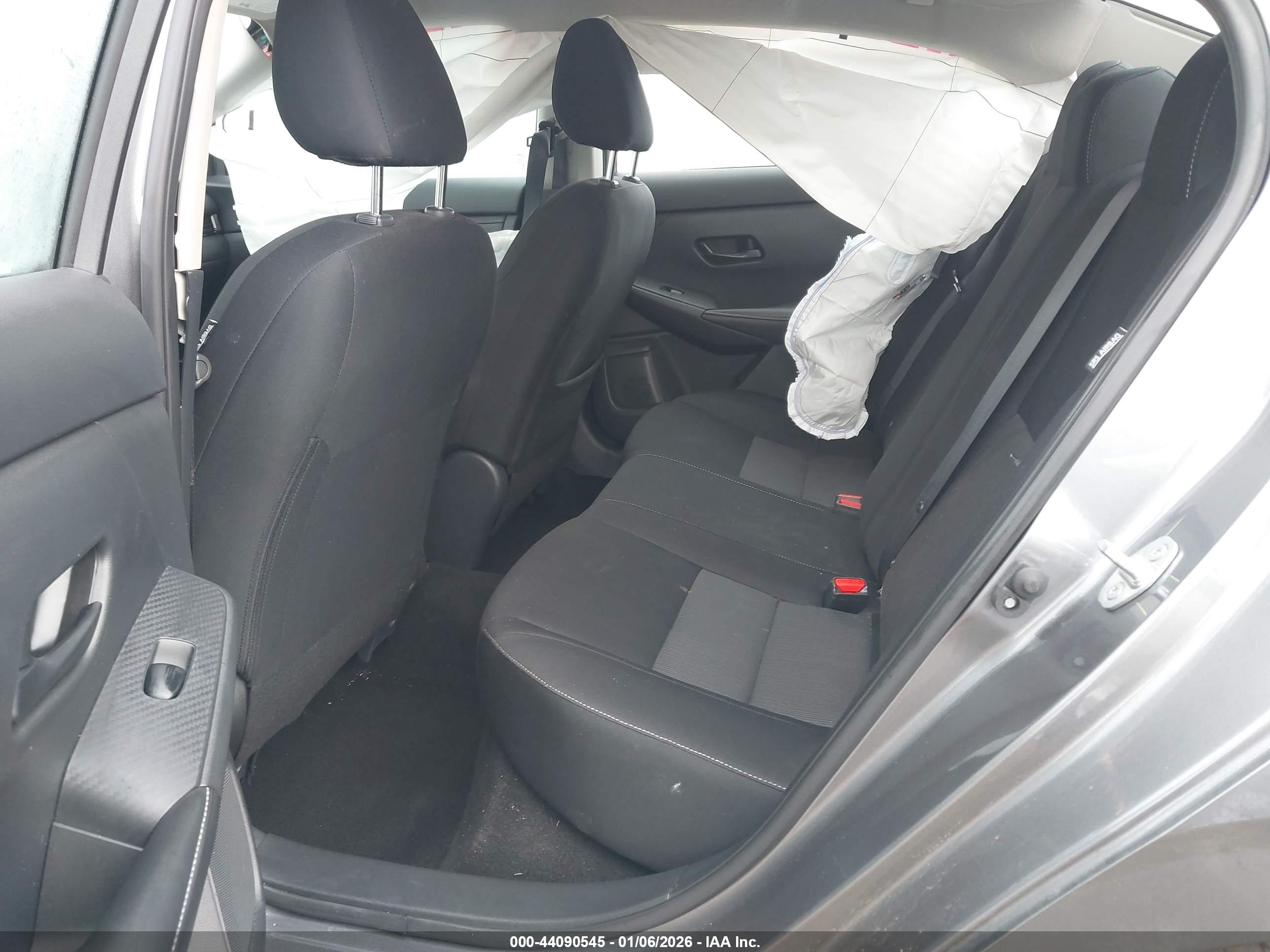 NISSAN SENTRA image 8