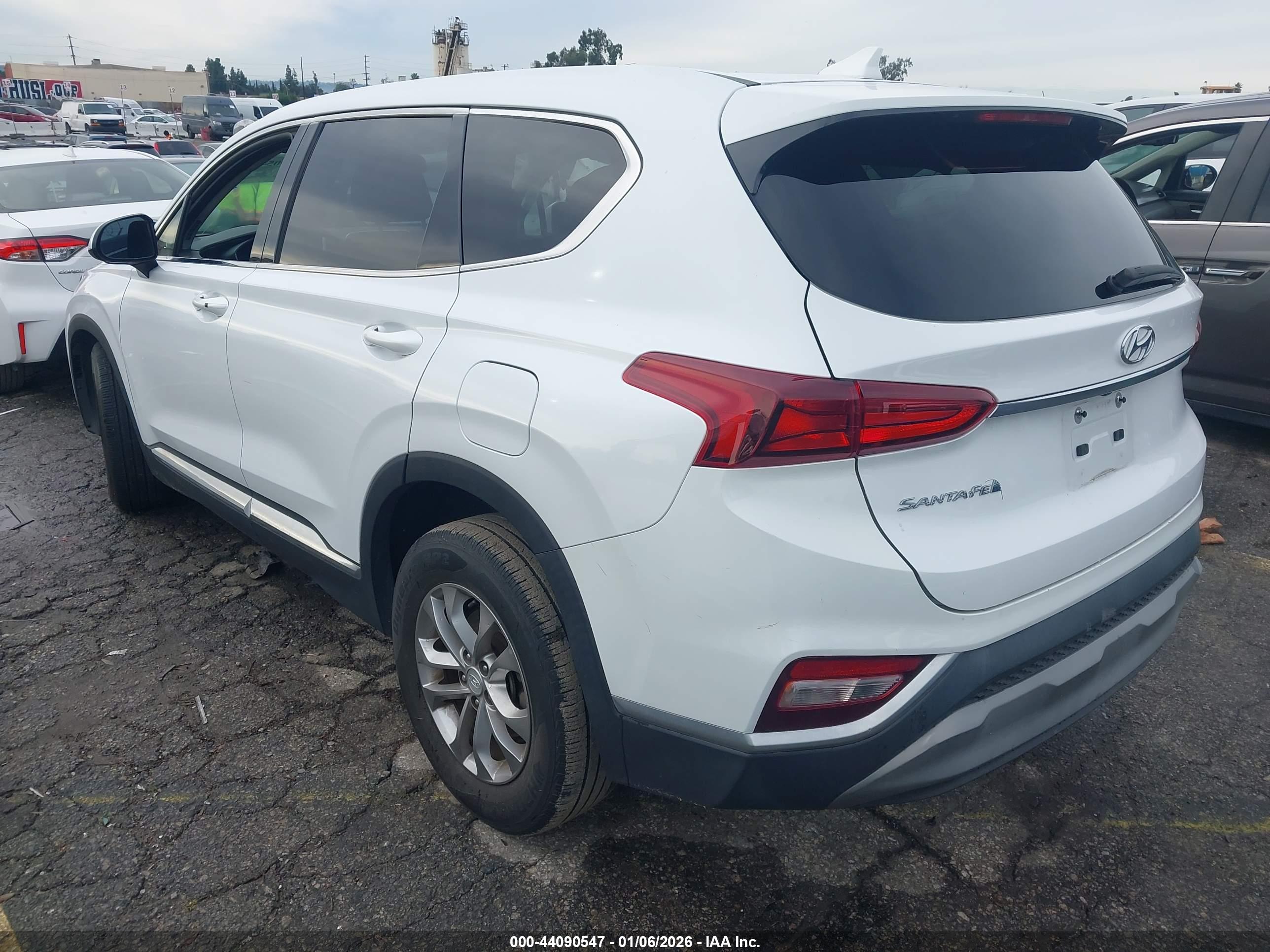 HYUNDAI SANTA image 3