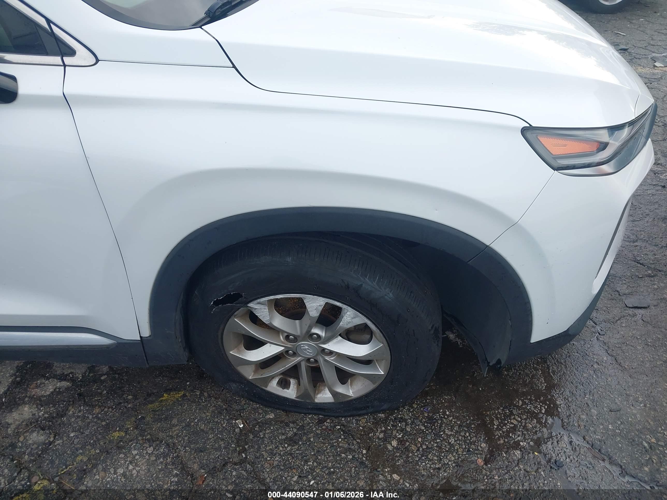 HYUNDAI SANTA image 6