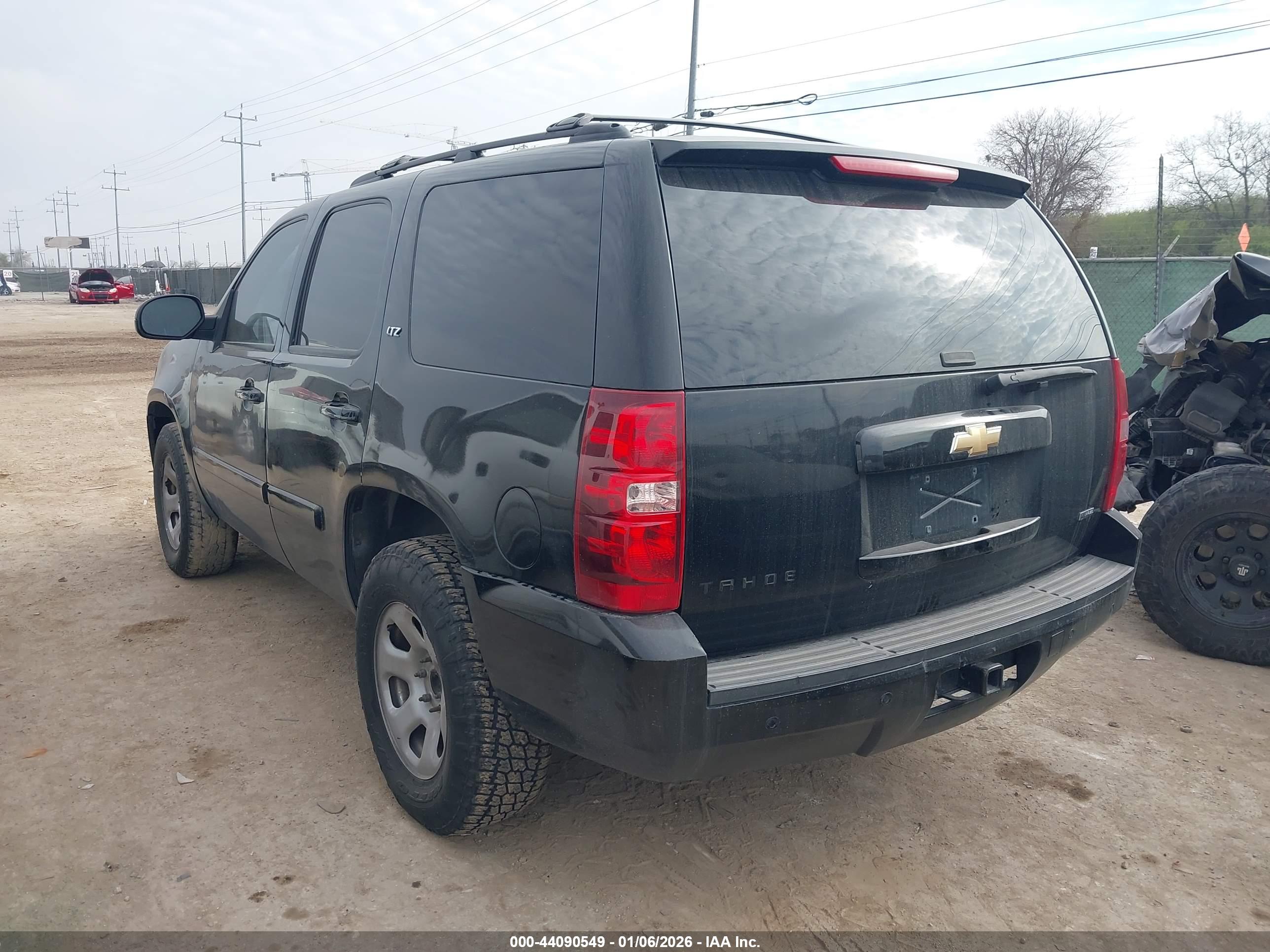 CHEVROLET TAHOE image 3