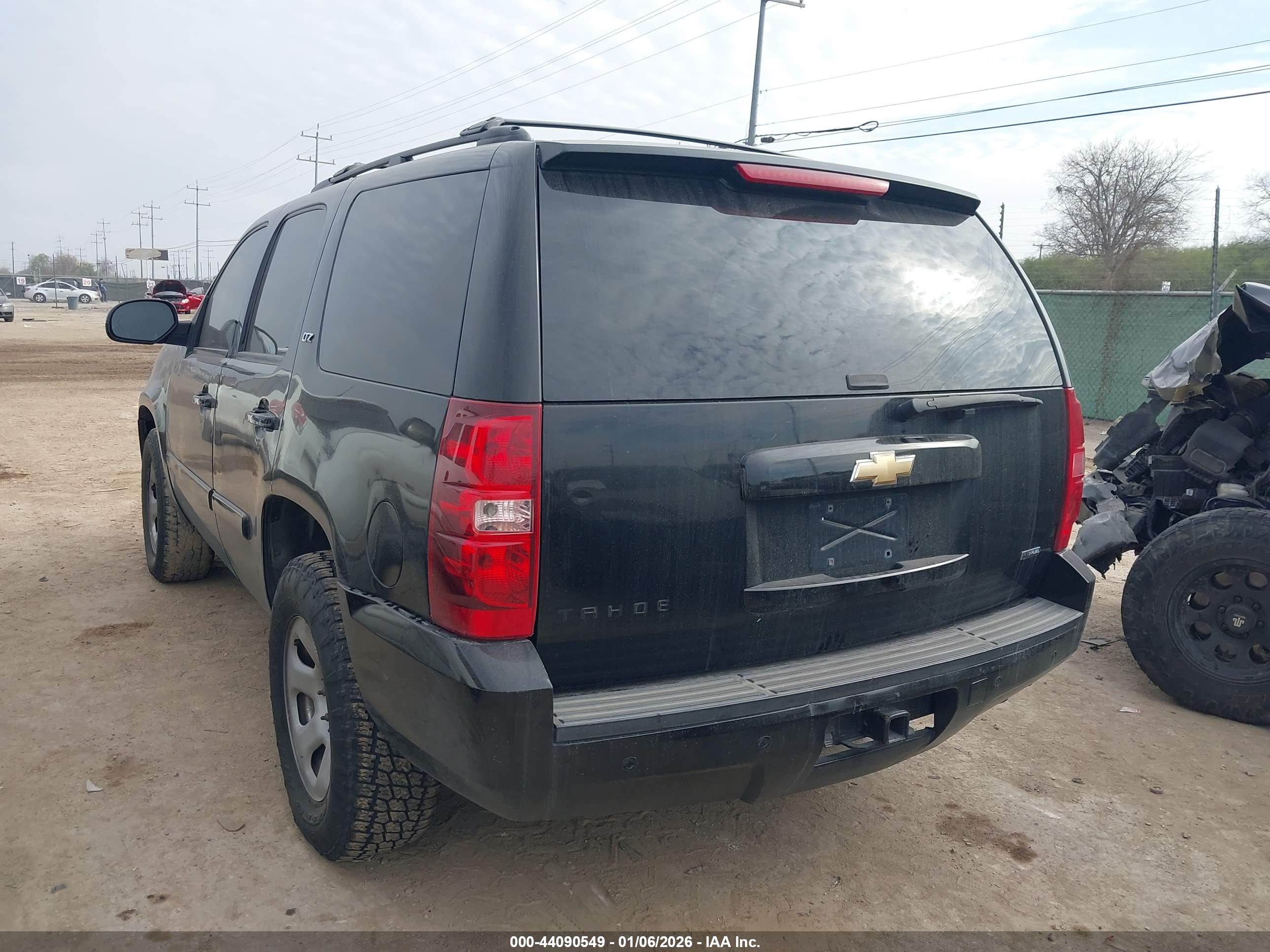 CHEVROLET TAHOE image 6