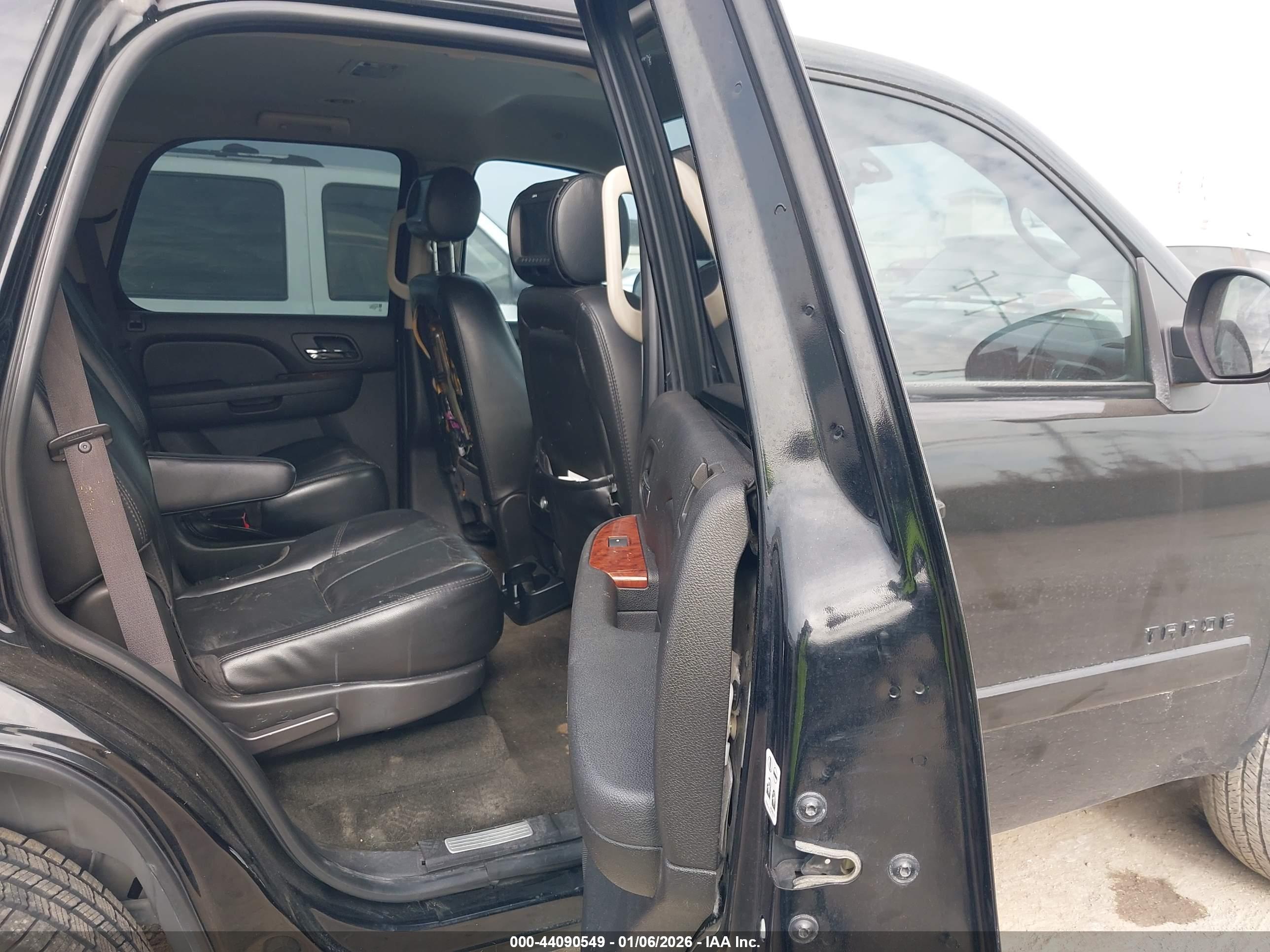 CHEVROLET TAHOE image 8