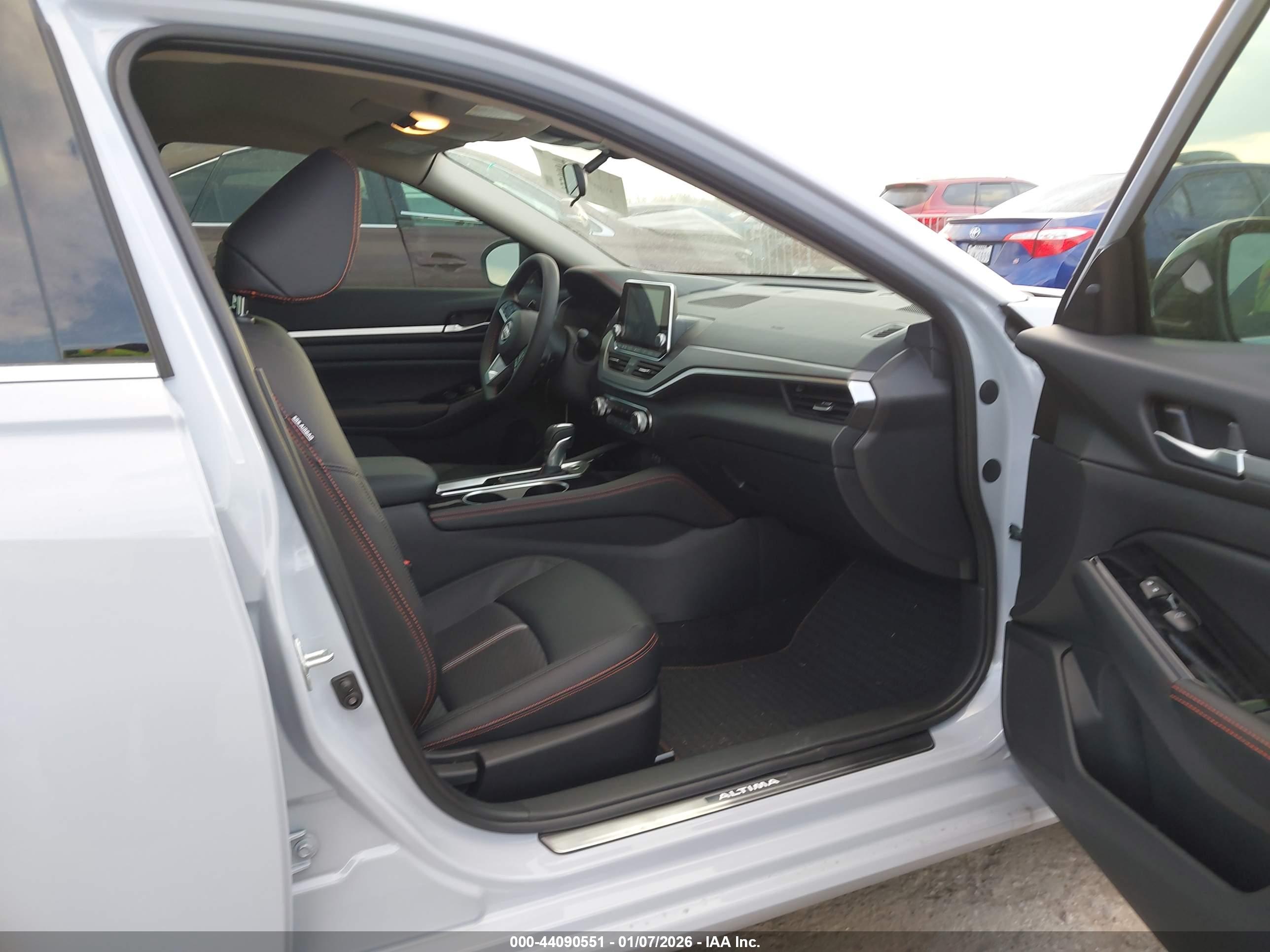NISSAN ALTIMA image 5